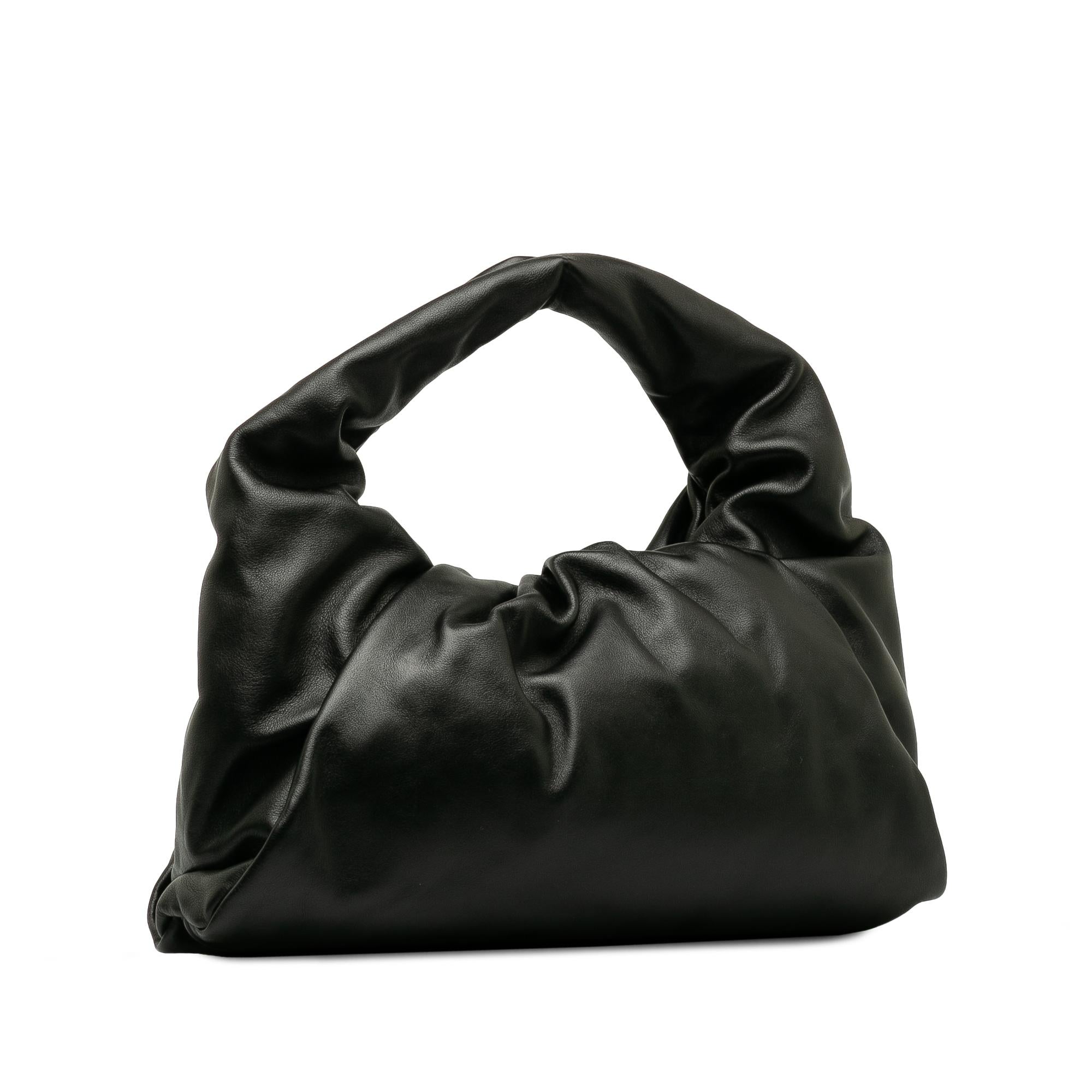 Bottega Veneta Medium The Shoulder Pouch (SHG-OZyB9A)