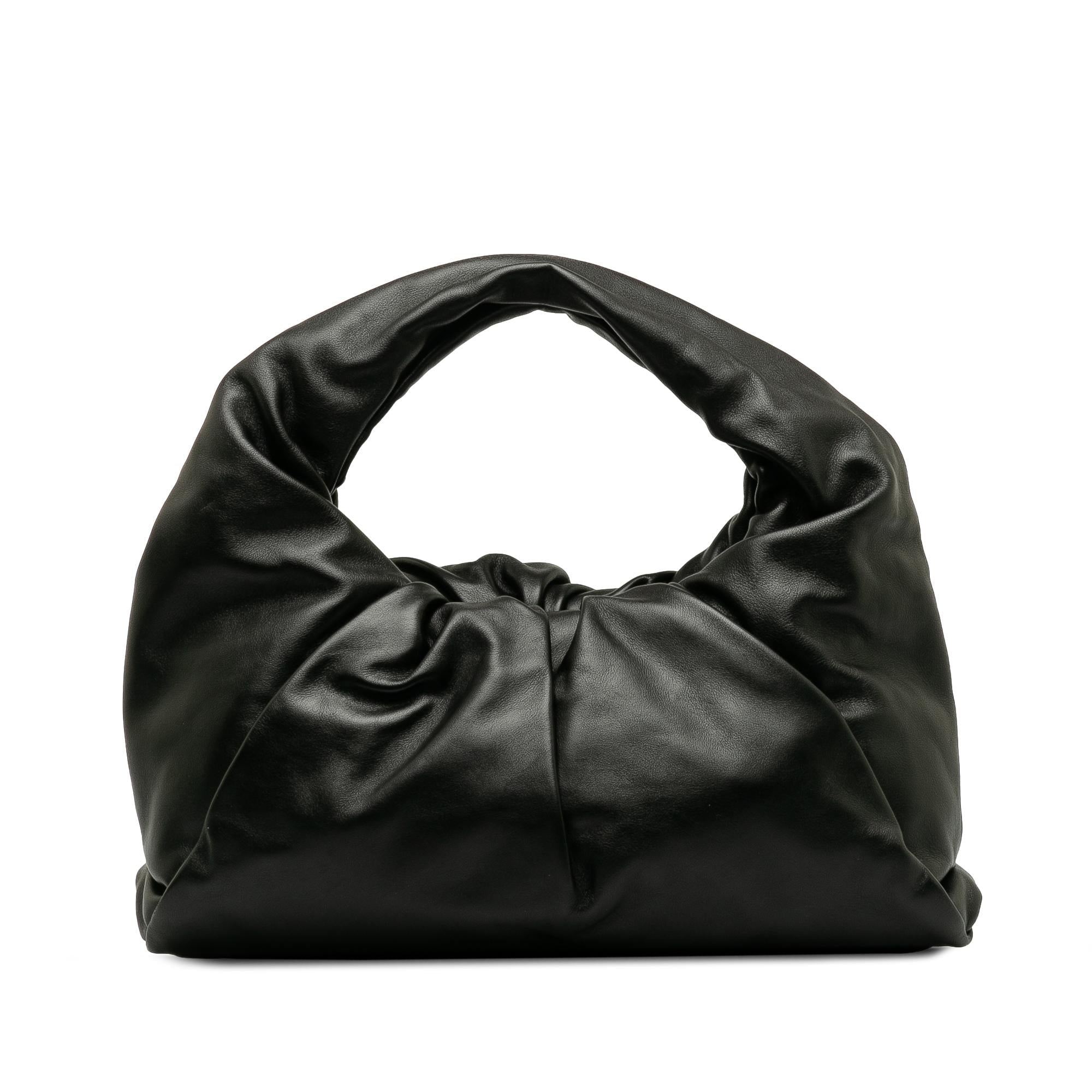 Bottega Veneta Medium The Shoulder Pouch (SHG-Ob0Yvz)