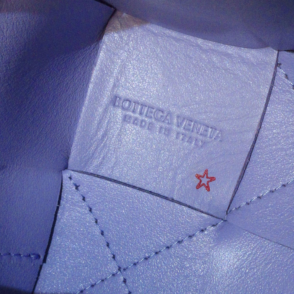 Bottega Veneta Mini Intrecciato Cassette Bucket Bag (SHG-fyEcAT)