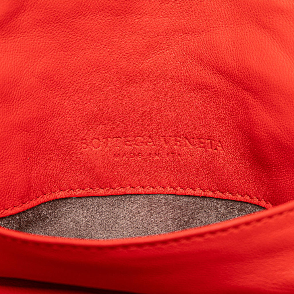 Bottega Veneta Mini Intrecciato Expandable Chain Crossbody (SHG-o72gjL)