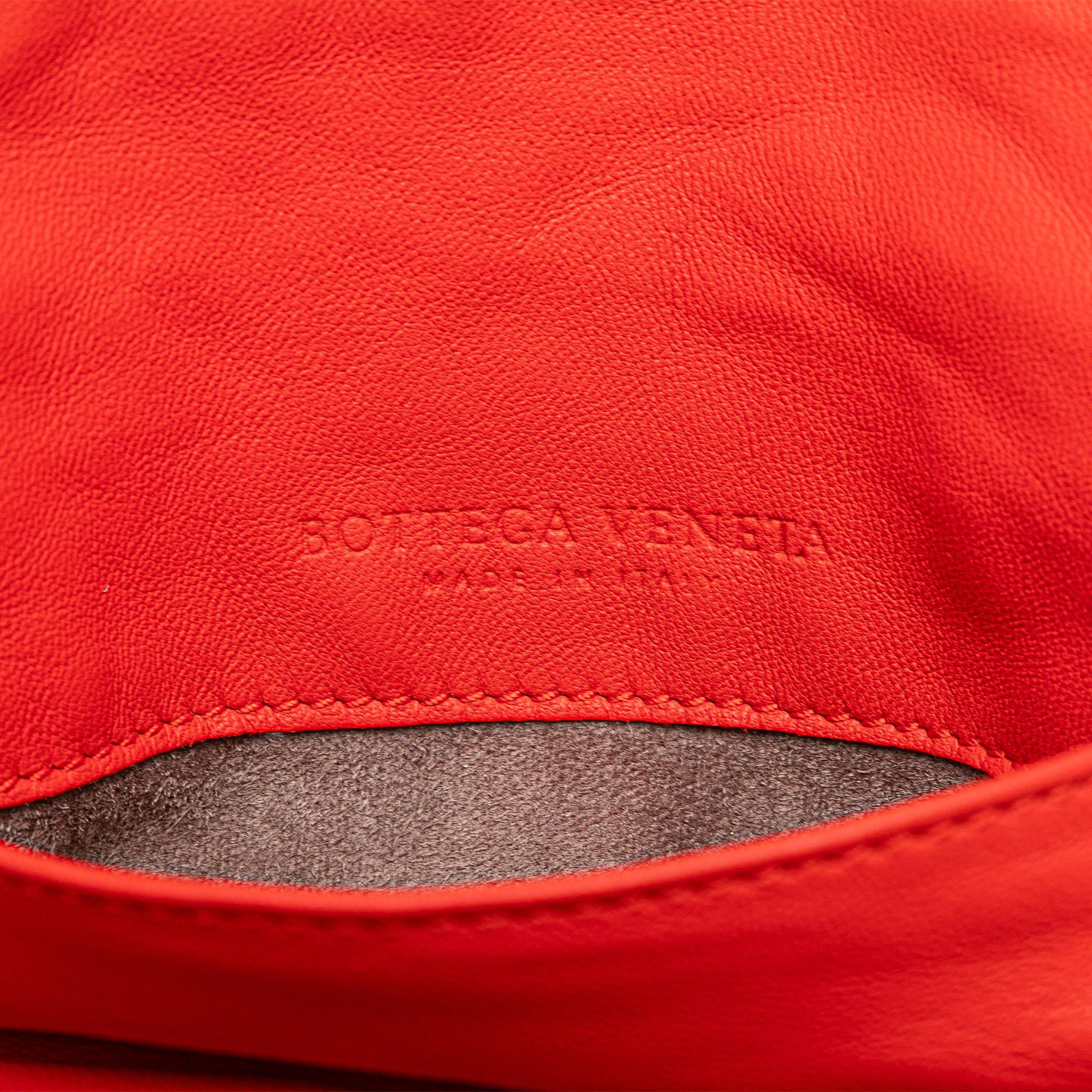 Bottega Veneta Mini Intrecciato Expandable Chain Crossbody (SHG-o72gjL)