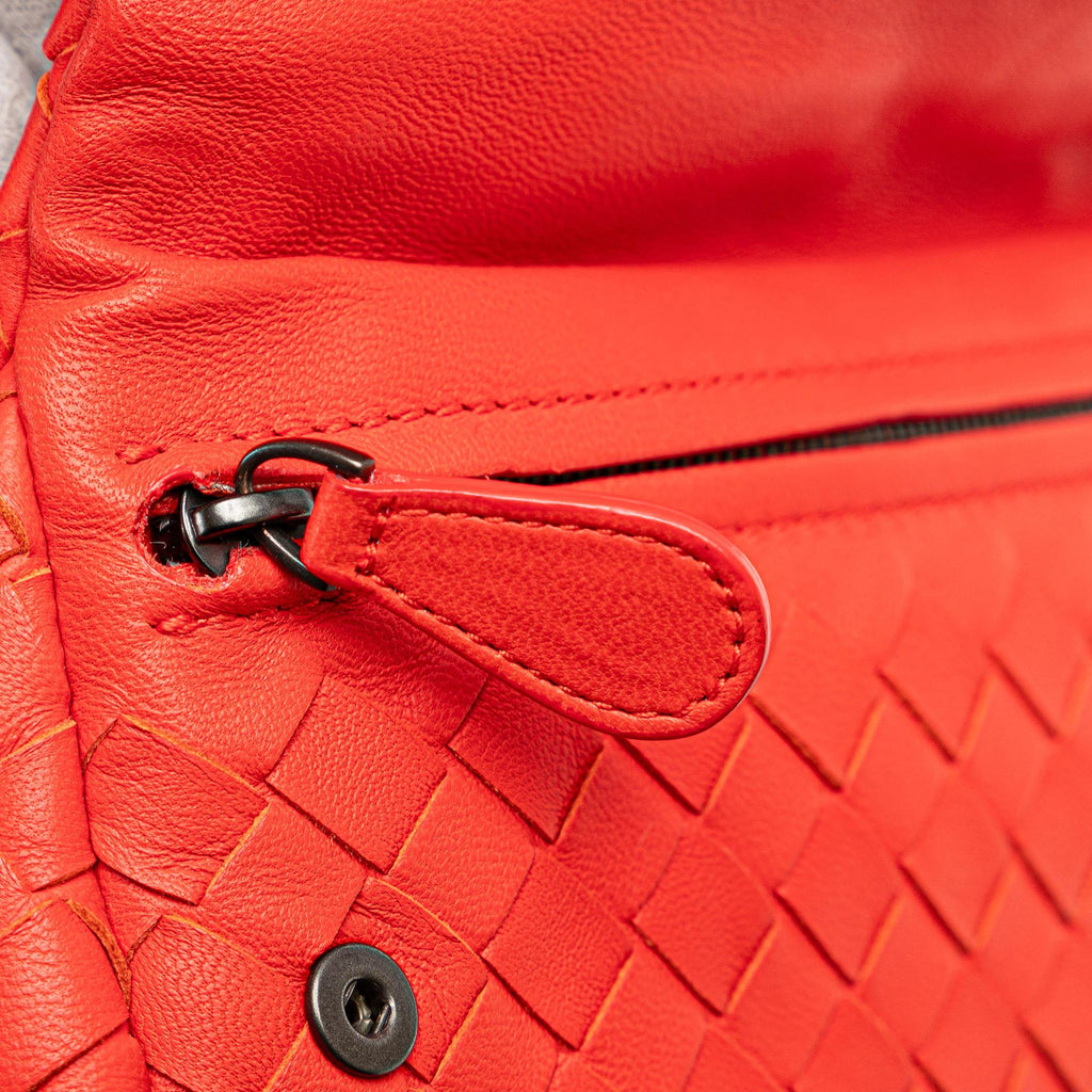 Bottega Veneta Mini Intrecciato Expandable Chain Crossbody (SHG-o72gjL)