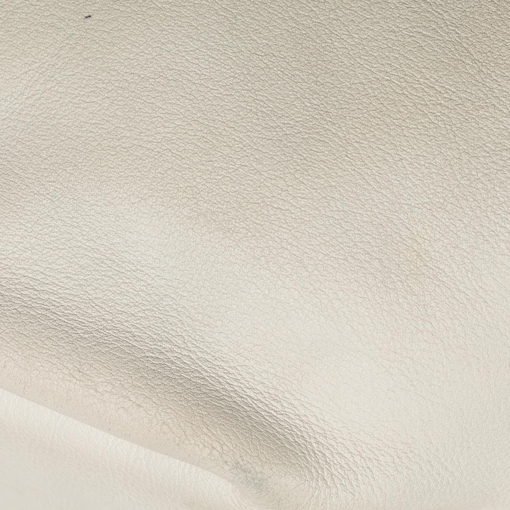 Bottega Veneta Mini Lambskin Double Knot Bag (SHG-RYDSLF)