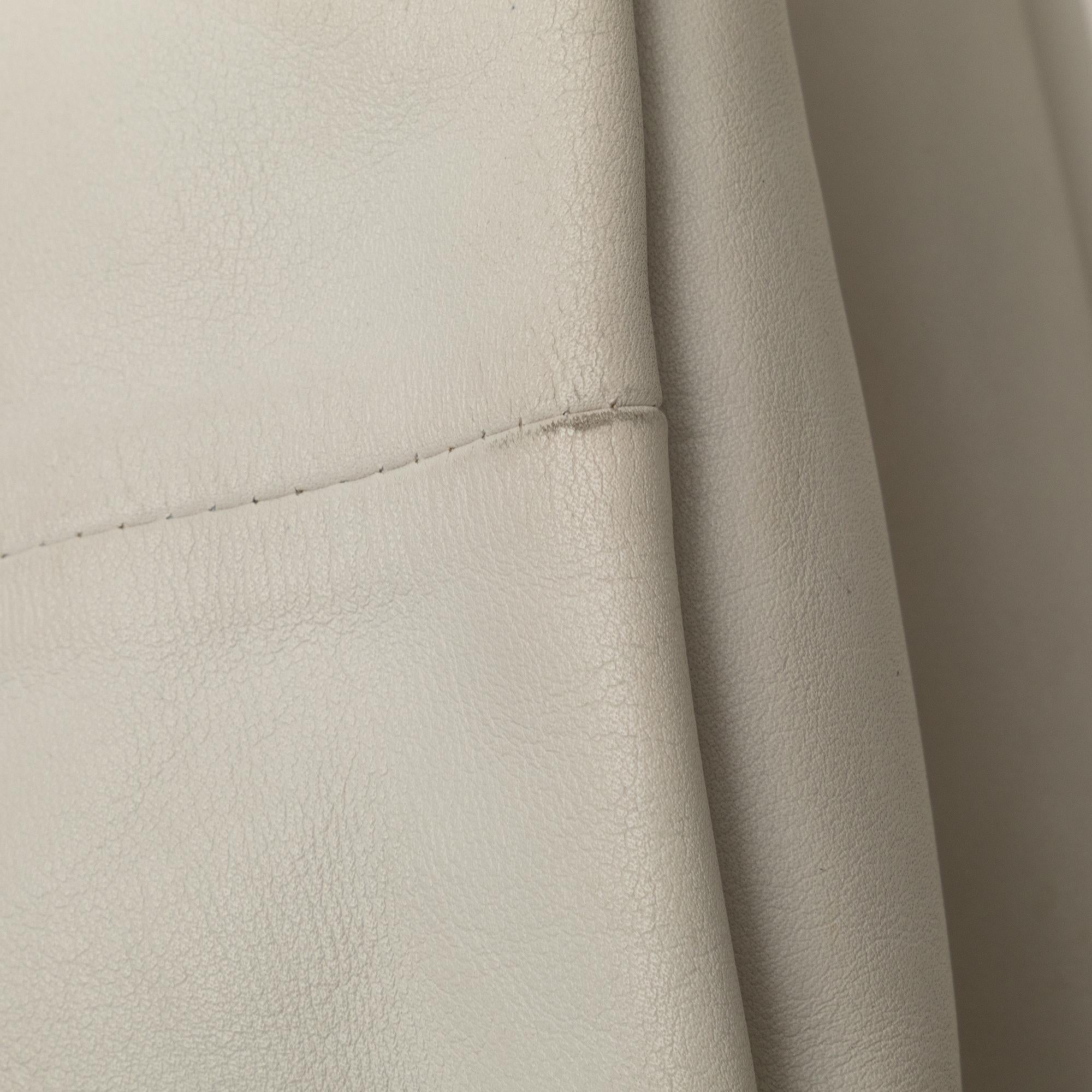 Bottega Veneta Mini Lambskin Double Knot Bag (SHG-RYDSLF)