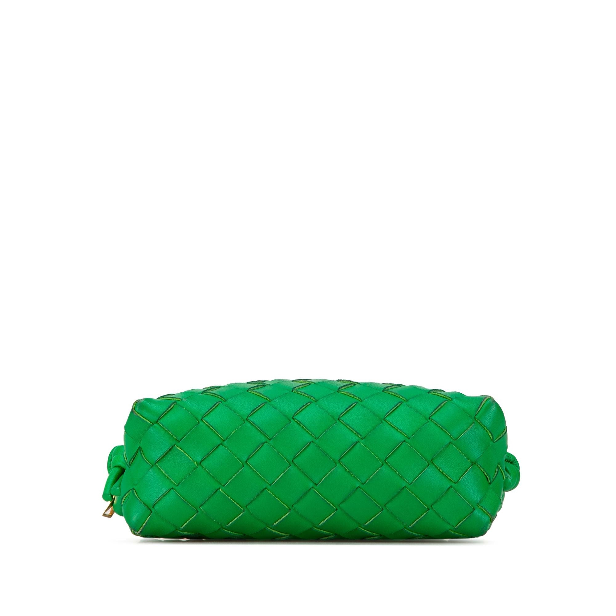 Bottega Veneta Mini Nappa Intrecciato Loop Camera Bag (SHG-AfYRE9)