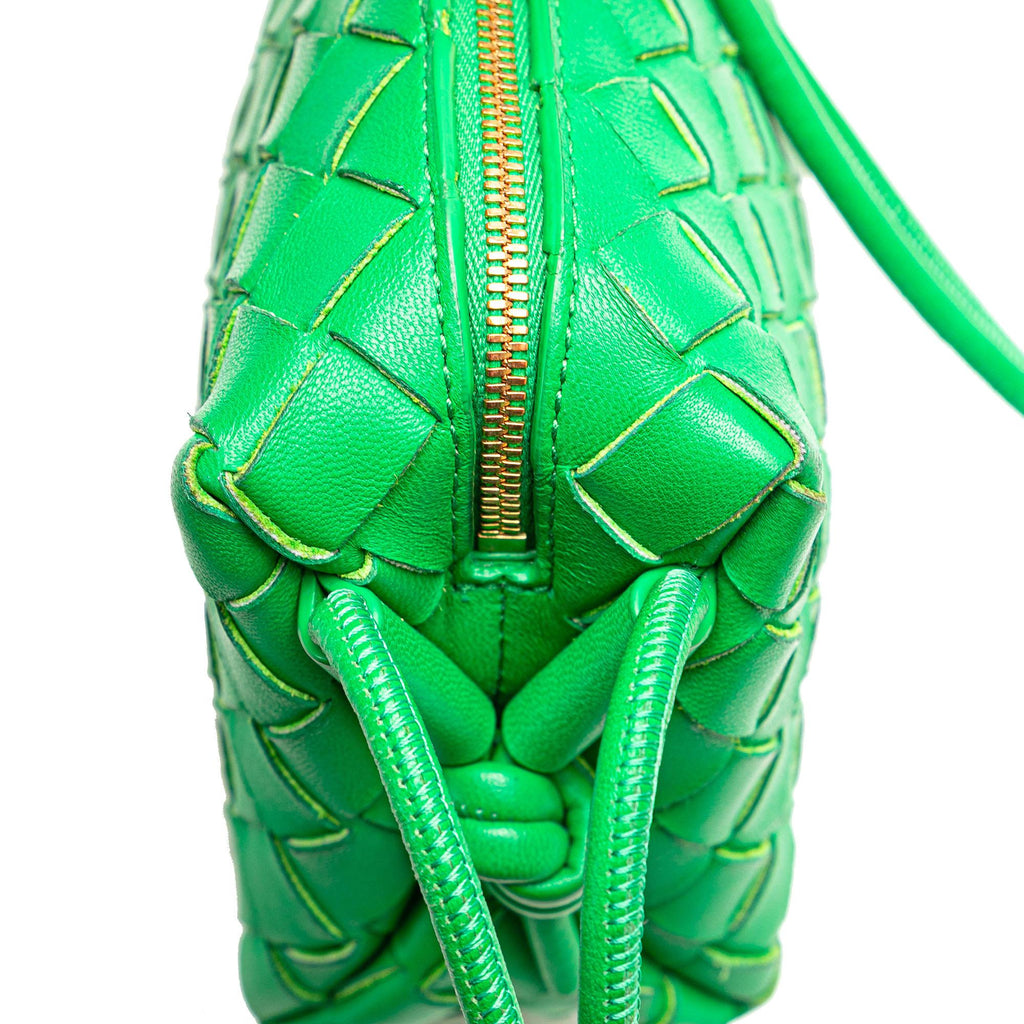 Bottega Veneta Mini Nappa Intrecciato Loop Camera Bag (SHG-AfYRE9)