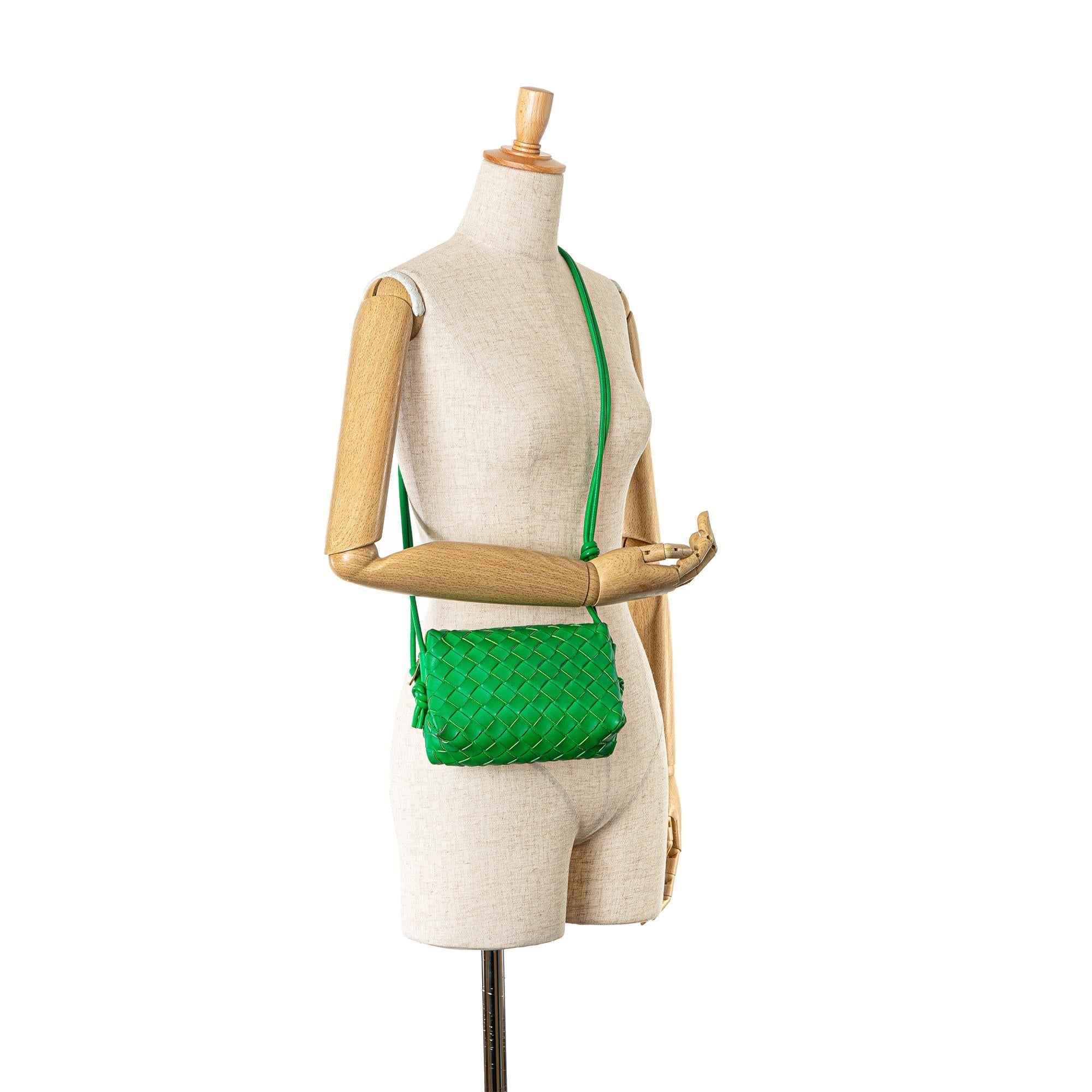 Bottega Veneta Mini Nappa Intrecciato Loop Camera Bag (SHG-AfYRE9)
