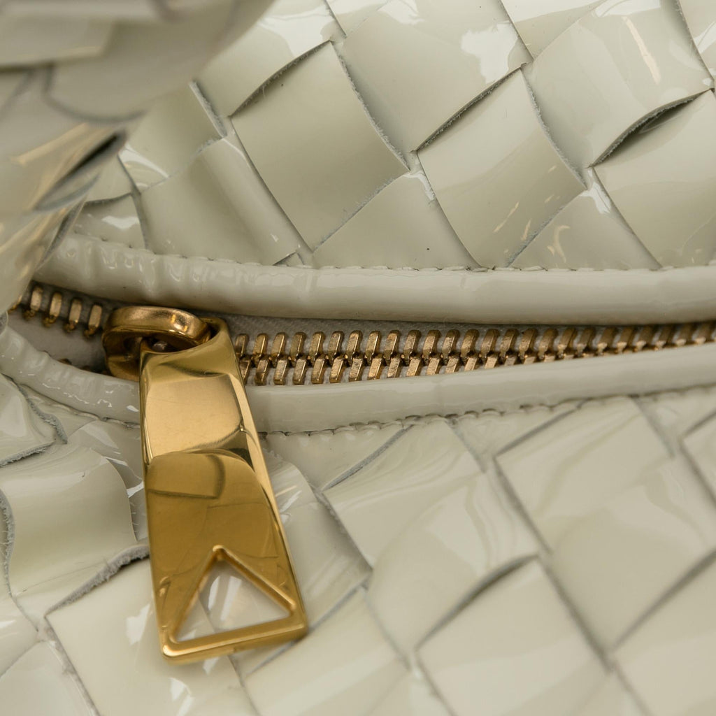 Bottega Veneta Mini Patent Intrecciato Jodie (SHG-ahL82g)