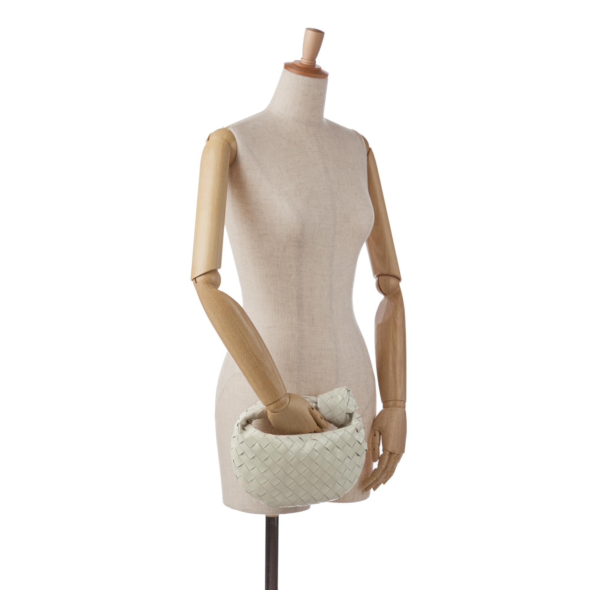 Bottega Veneta Mini Patent Intrecciato Jodie (SHG-ahL82g)
