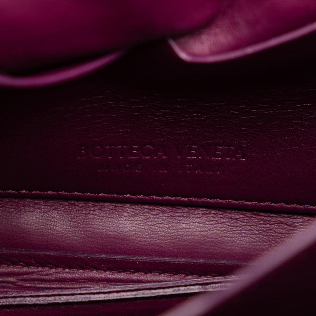 Bottega Veneta Mount Envelope Chain Bag (SHG-MIAqAb)