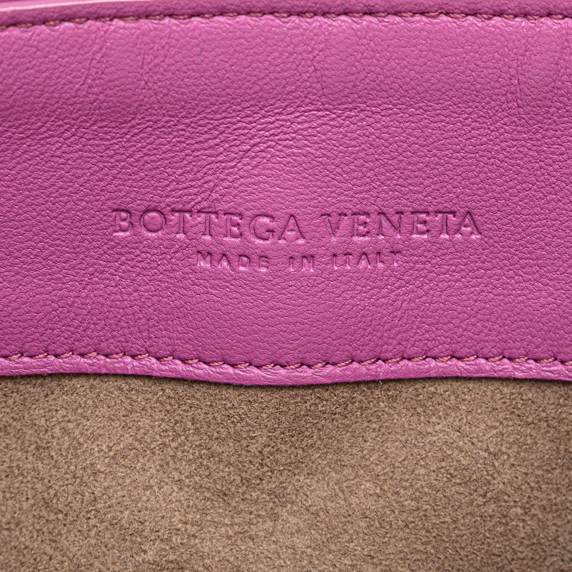 Bottega Veneta Nappa Intrecciato Dahlia Clutch Crossbody (SHG-6QbKxN)