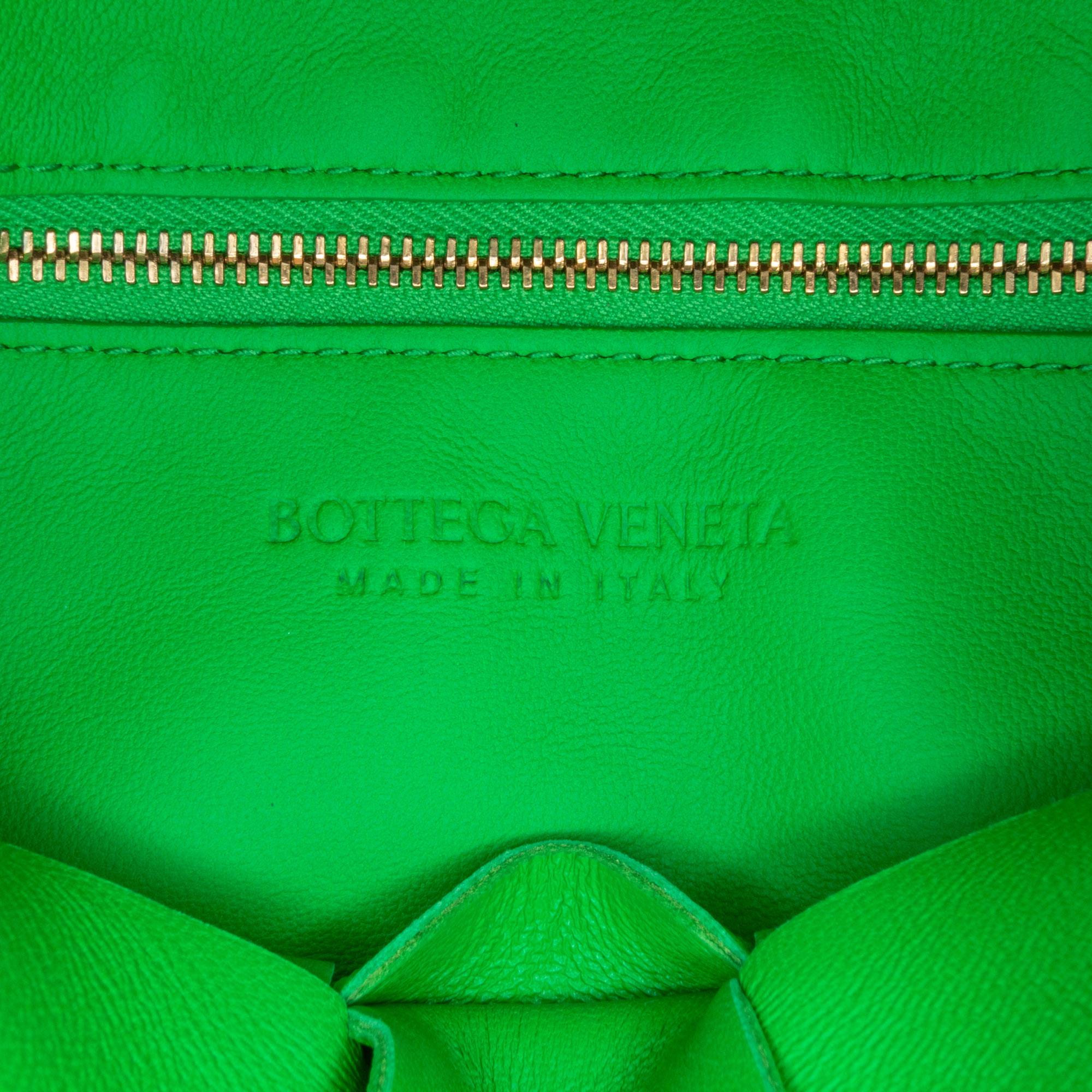 Bottega Veneta Nappa Intrecciato Fringed Cassette Crossbody (SHG-GROzlR)