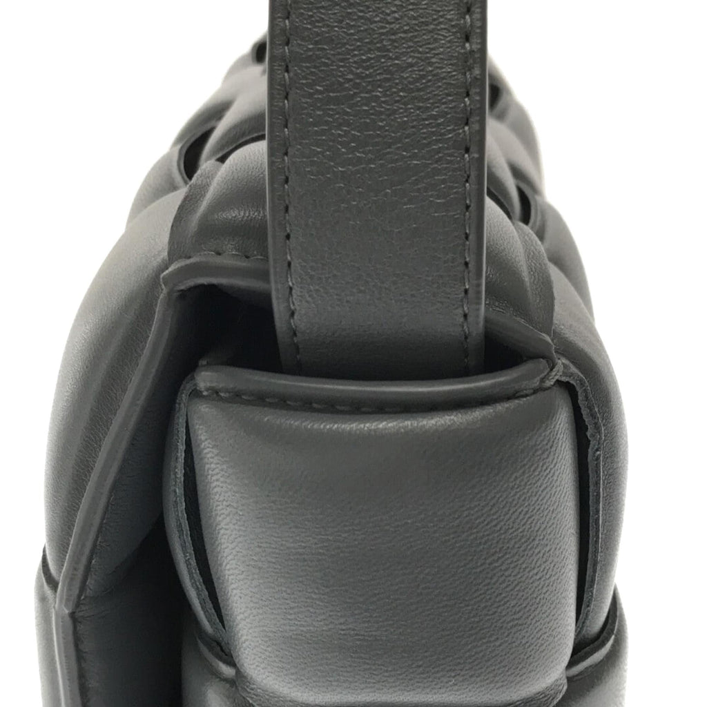 Bottega Veneta Padded Cassette Crossbody Bag (SHG-ZAAKFo)
