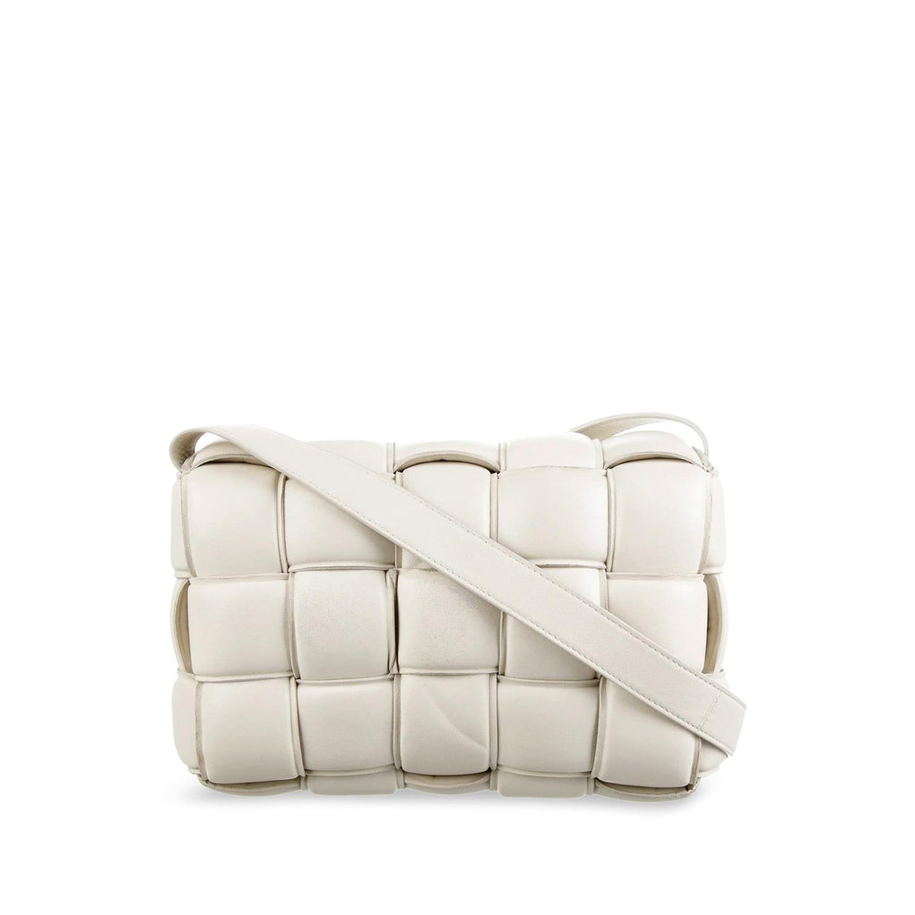 Bottega Veneta Padded Cassette Leather Crossbody Bag (SHG-ivszev)