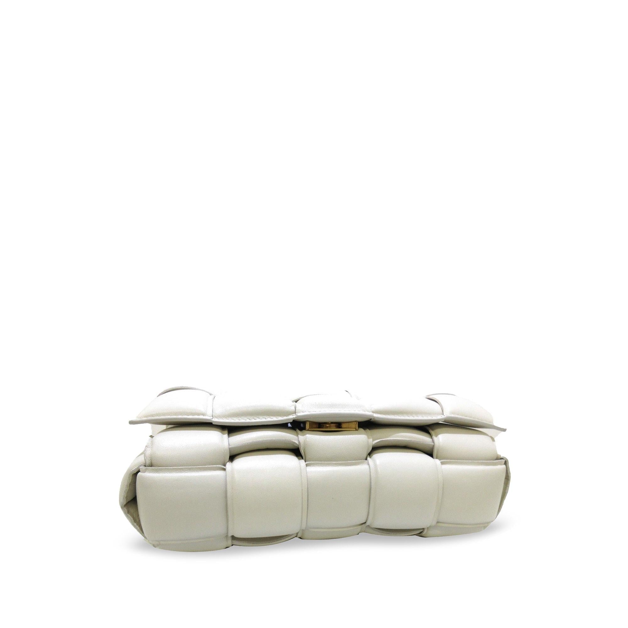 Bottega Veneta Padded Cassette Leather Crossbody Bag (SHG-ivszev)