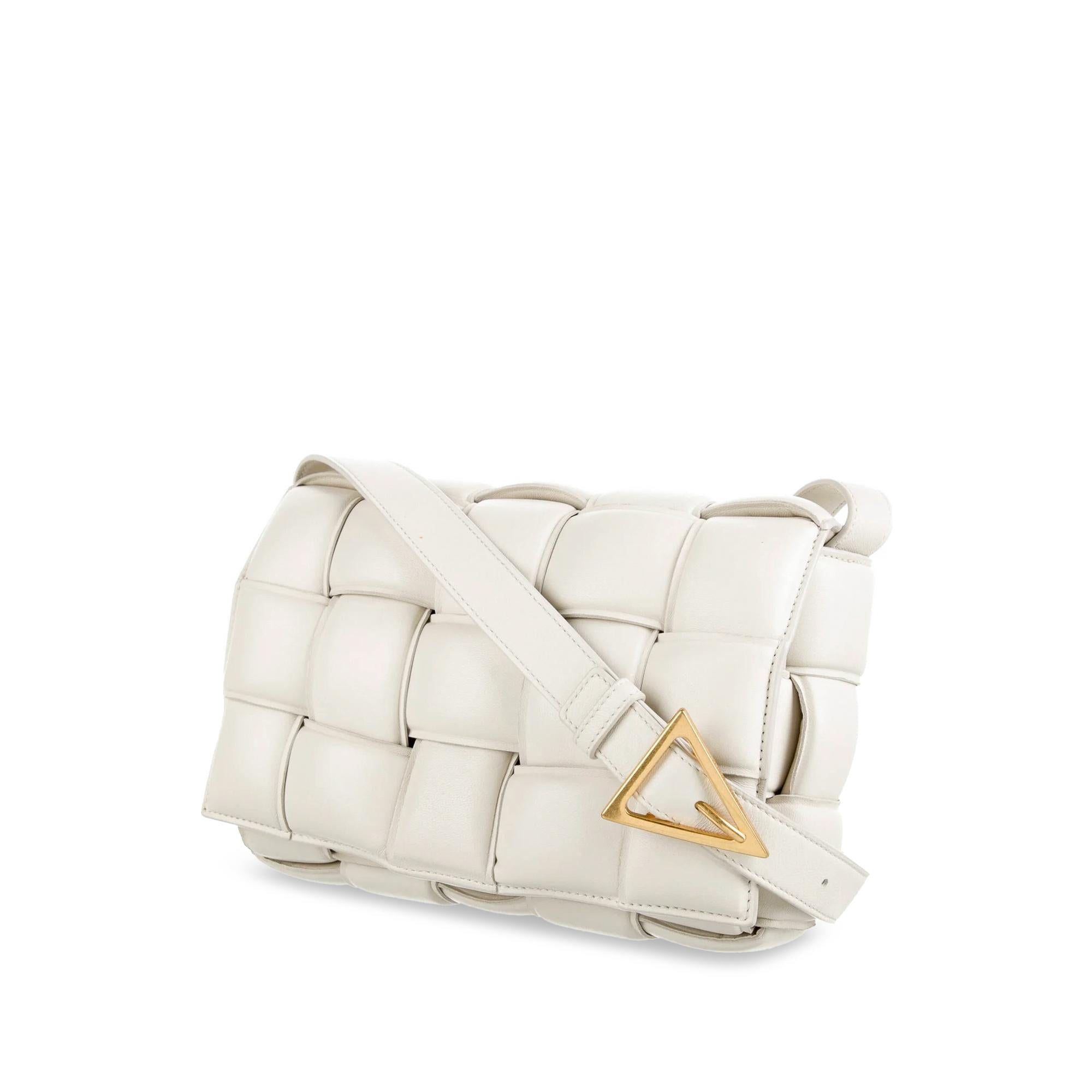 Bottega Veneta Padded Cassette Leather Crossbody Bag (SHG-ivszev)