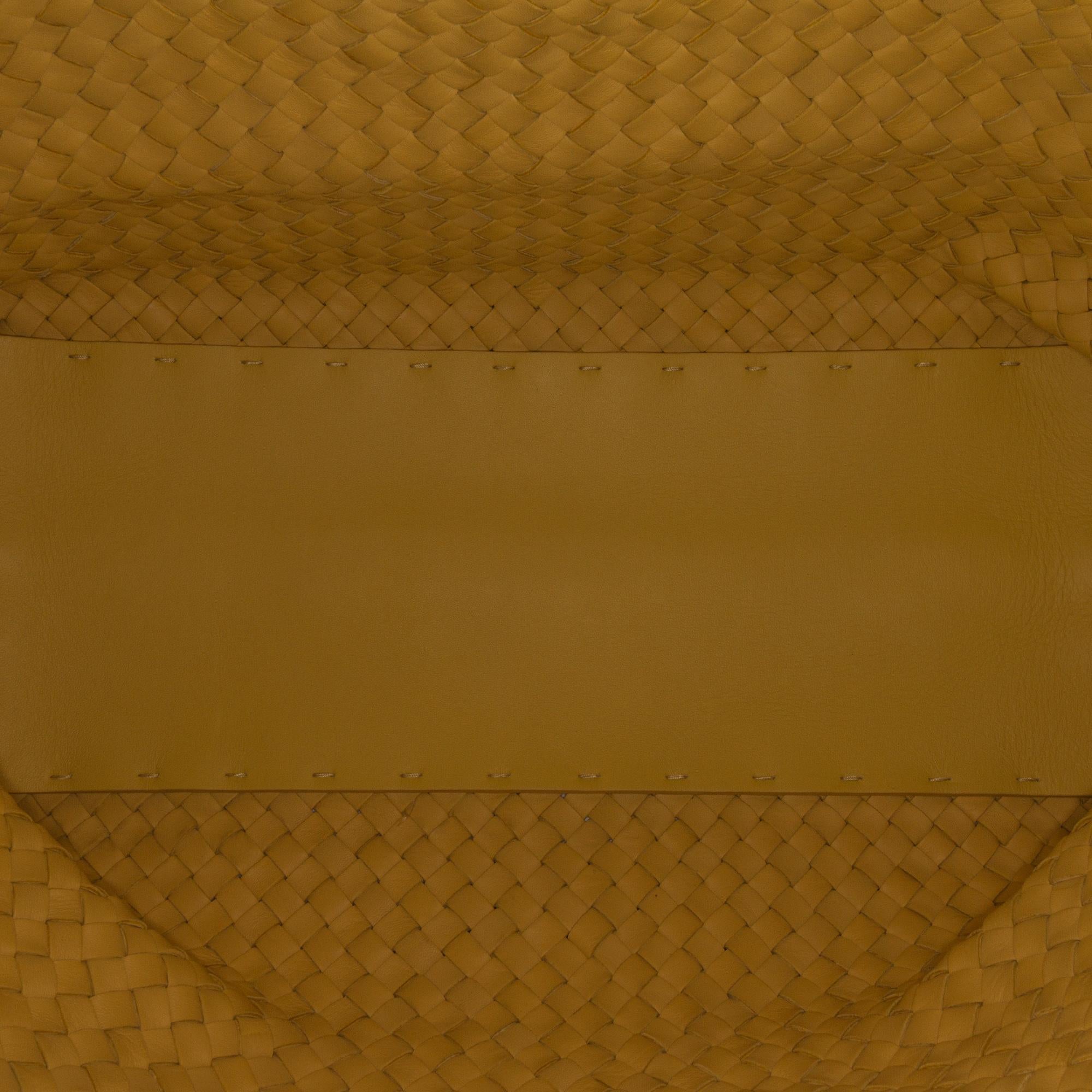 Bottega Veneta Poussin Paillettes Cabat Tote (SHG-uM0GAC)