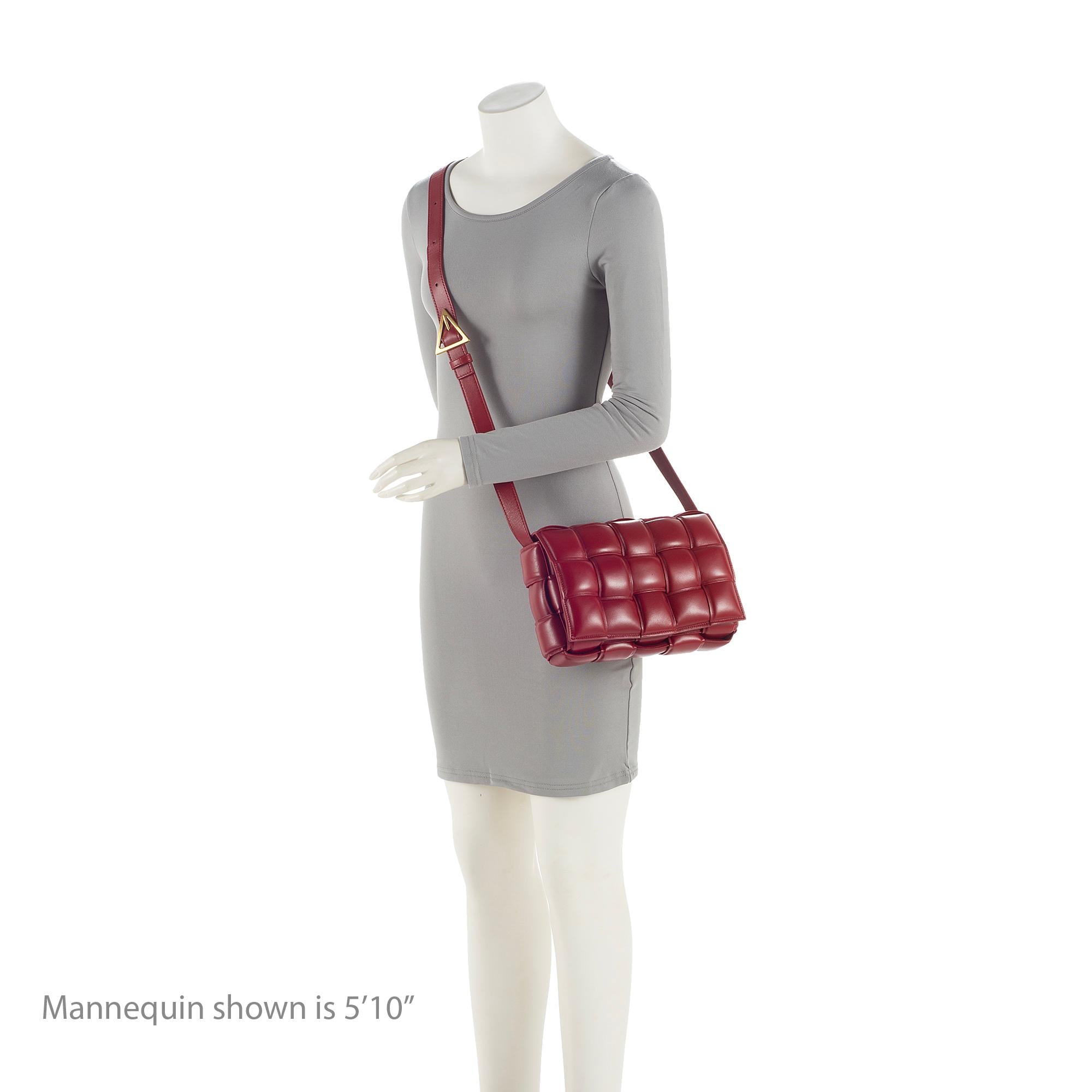 Bottega Veneta Puffed Leather Cassette Crossbody (SHF-WyihDy)