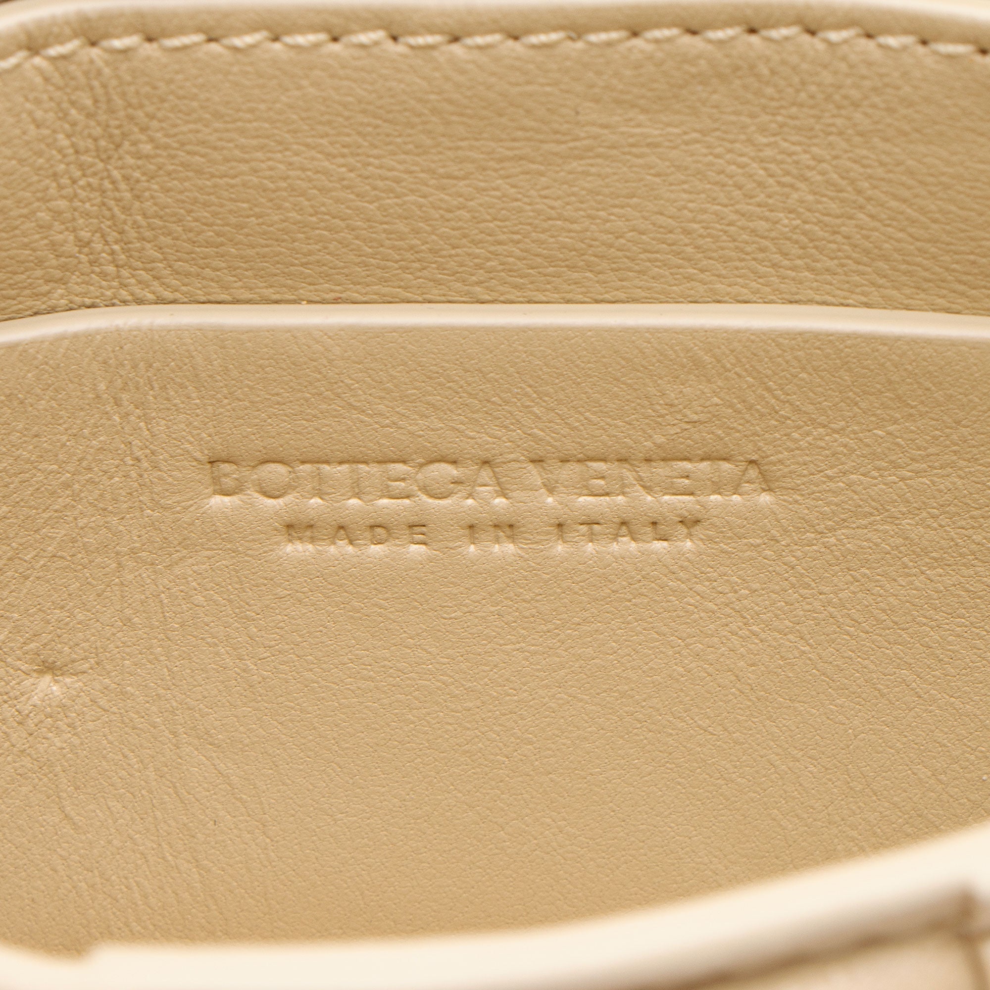 Bottega Veneta Puffed Leather Extra Mini Cassette Crossbody (SHF-18sNYD)