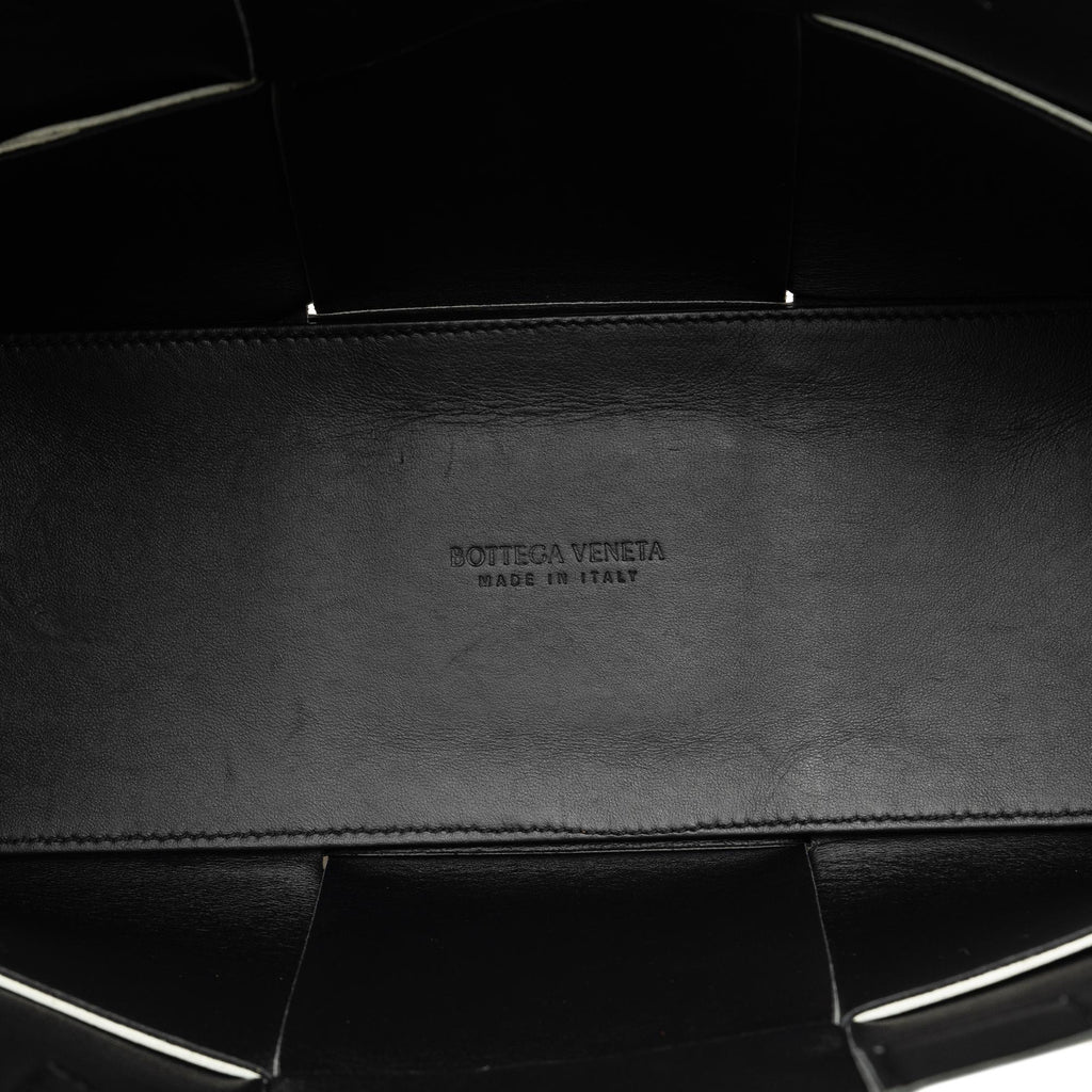 Bottega Veneta Small Arco Tote (SHG-0wy1ul)