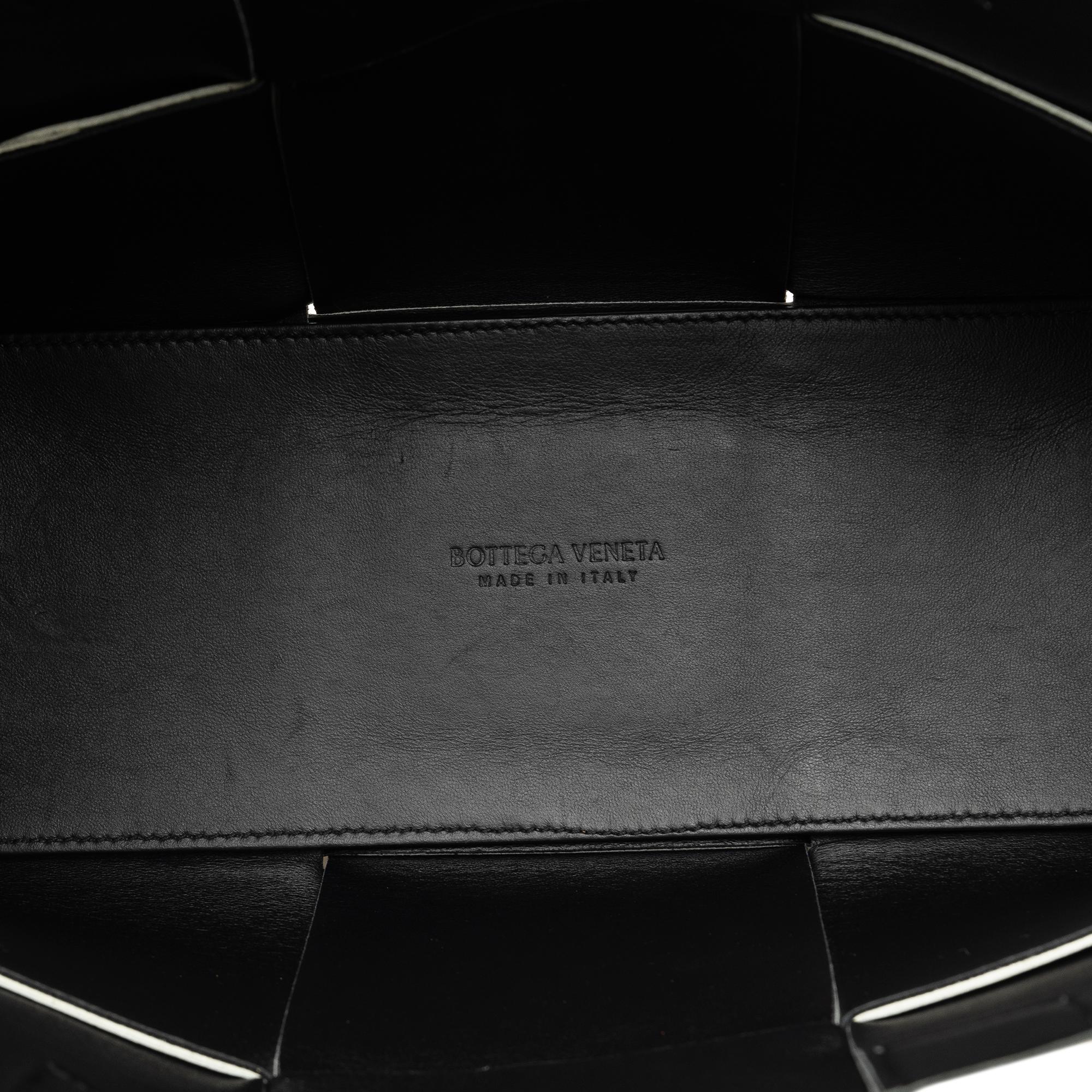 Bottega Veneta Small Arco Tote (SHG-0wy1ul)