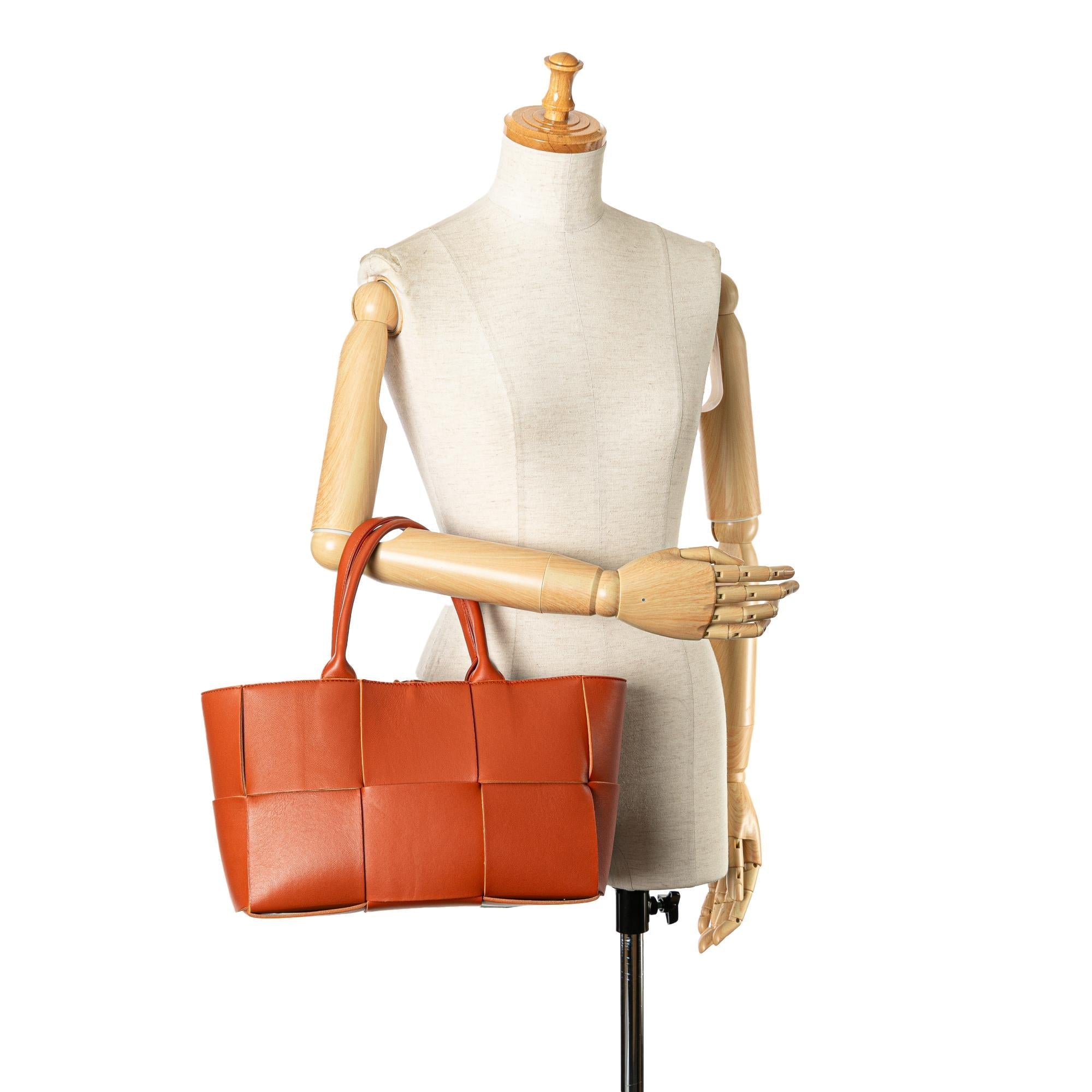 Bottega Veneta Small Arco Tote (SHG-XwSFnF)