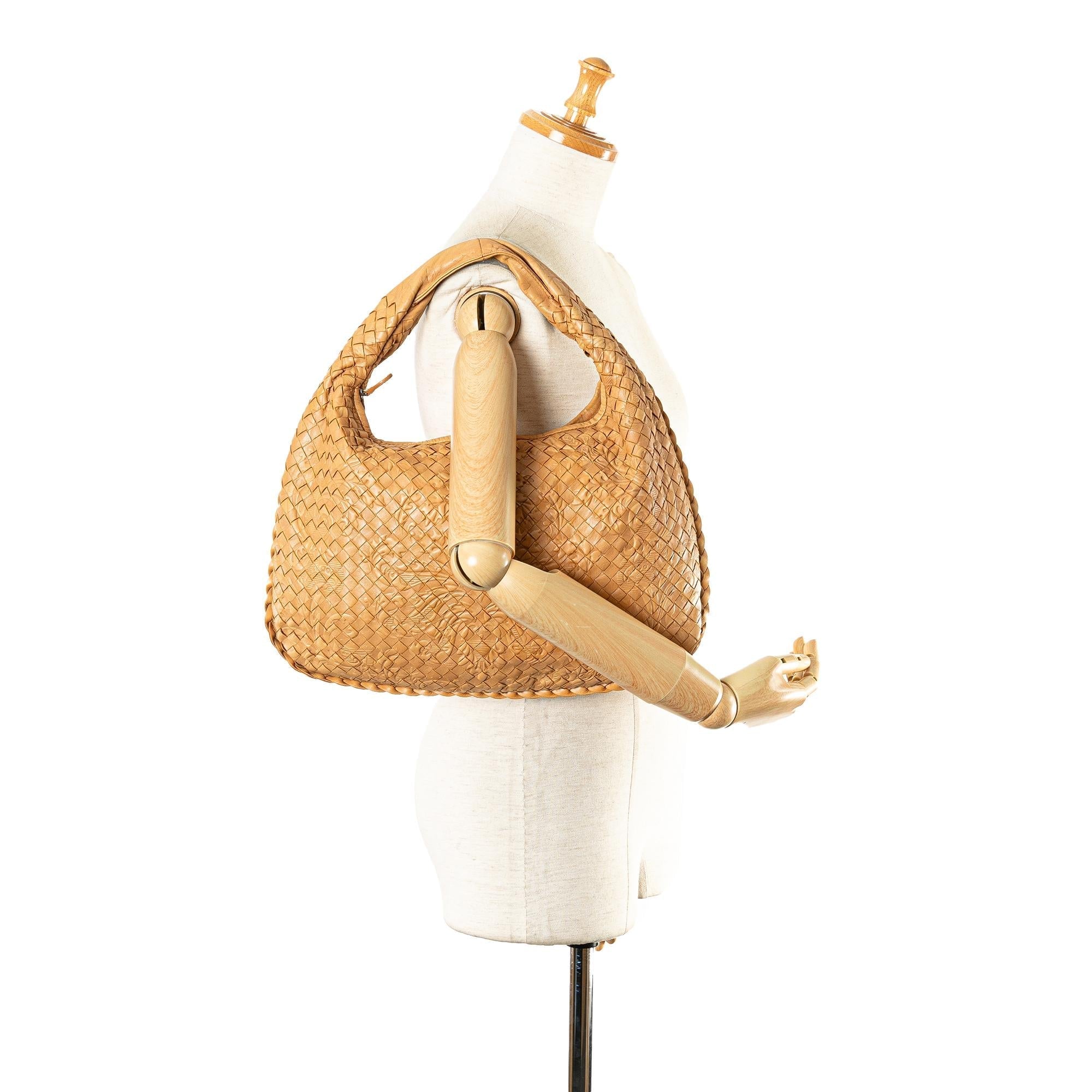 Bottega Veneta Small Embossed Nappa Intrecciato Veneta Hobo (SHG-QKUbKu)