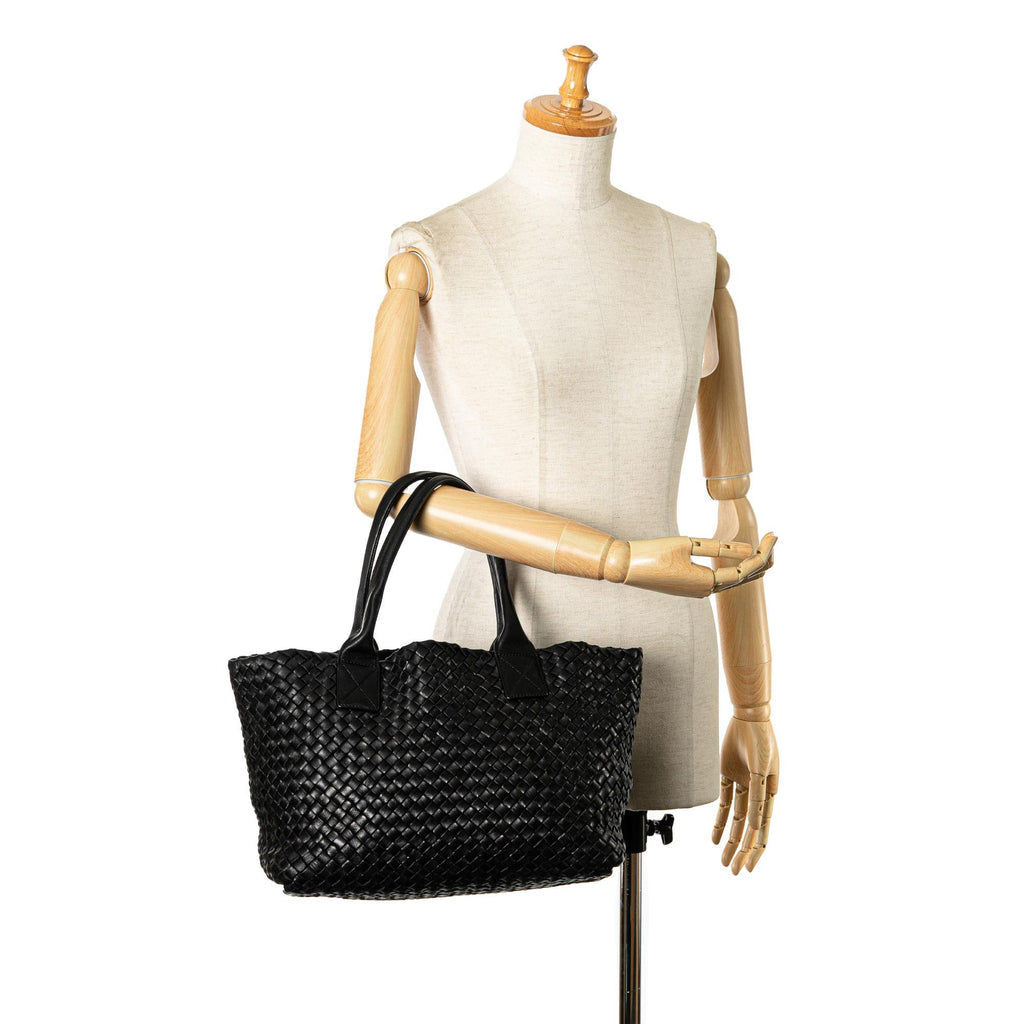 Bottega Veneta Small Intrecciato Cabat Tote (SHG-bjW6cs)