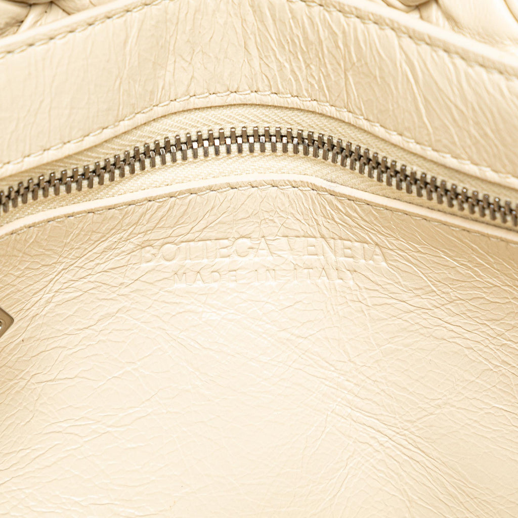 Bottega Veneta Small Intrecciato Rumple Messenger Bag (SHG-N7USVX)