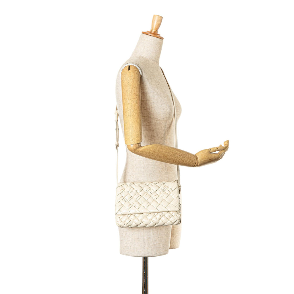 Bottega Veneta Small Intrecciato Rumple Messenger Bag (SHG-N7USVX)