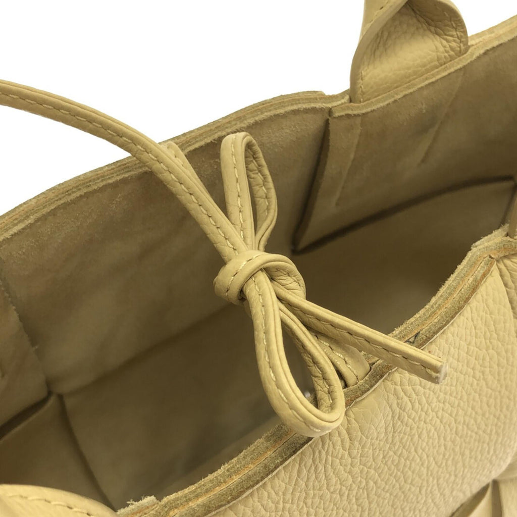 Bottega Veneta Small Maxi Intrecciato Arco Tote (SHG-Trzn18)