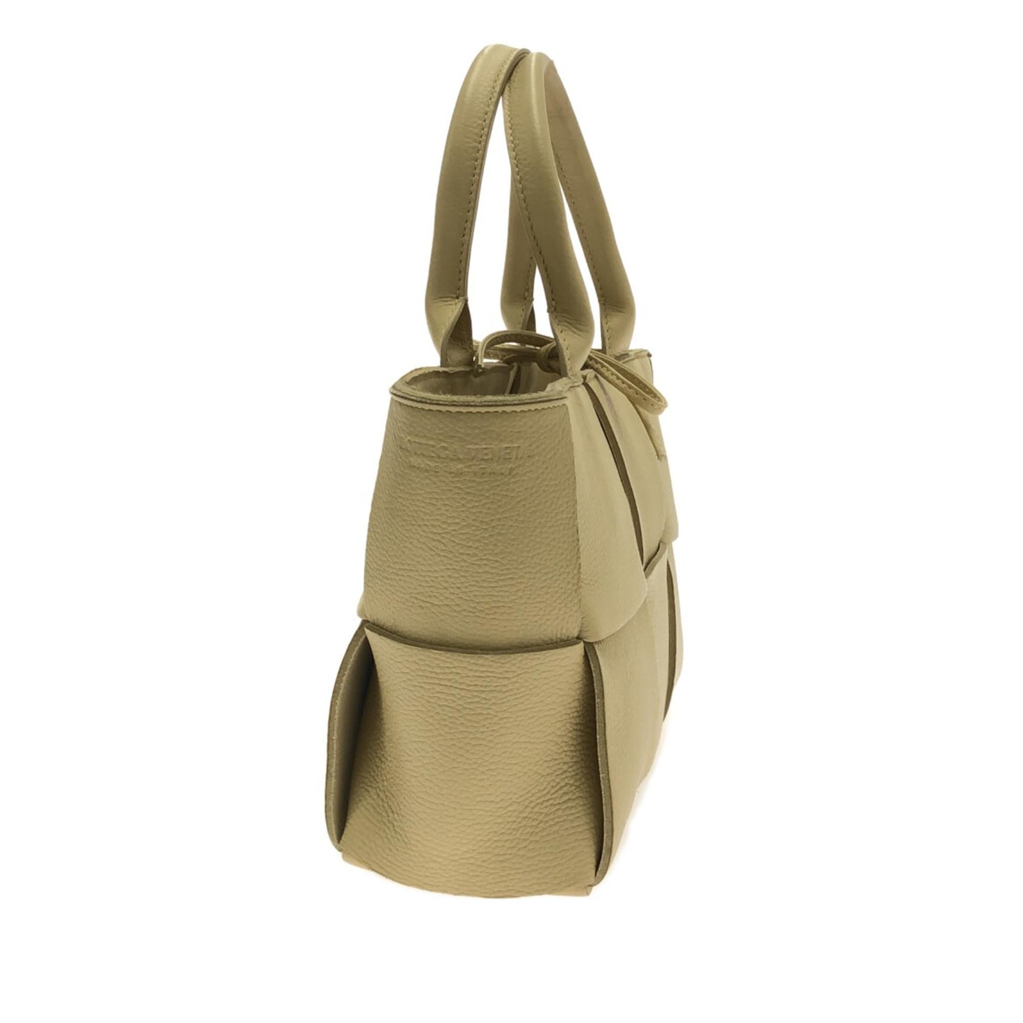 Bottega Veneta Small Maxi Intrecciato Arco Tote (SHG-Trzn18)