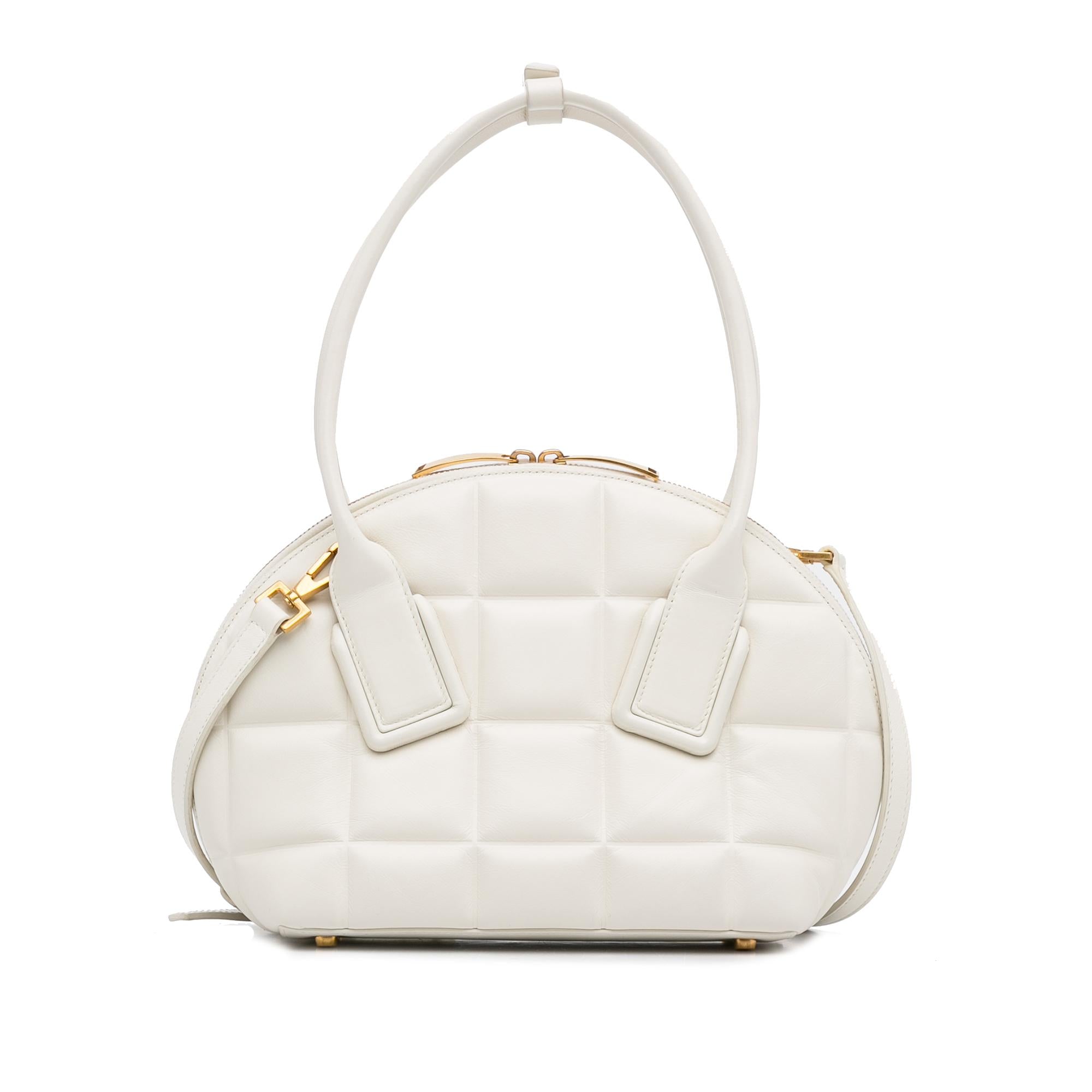 Bottega Veneta Small Padded Swoop Bag (SHG-sGUJs0)