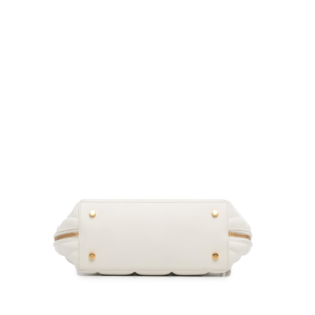 Bottega Veneta Small Padded Swoop Bag (SHG-sGUJs0)