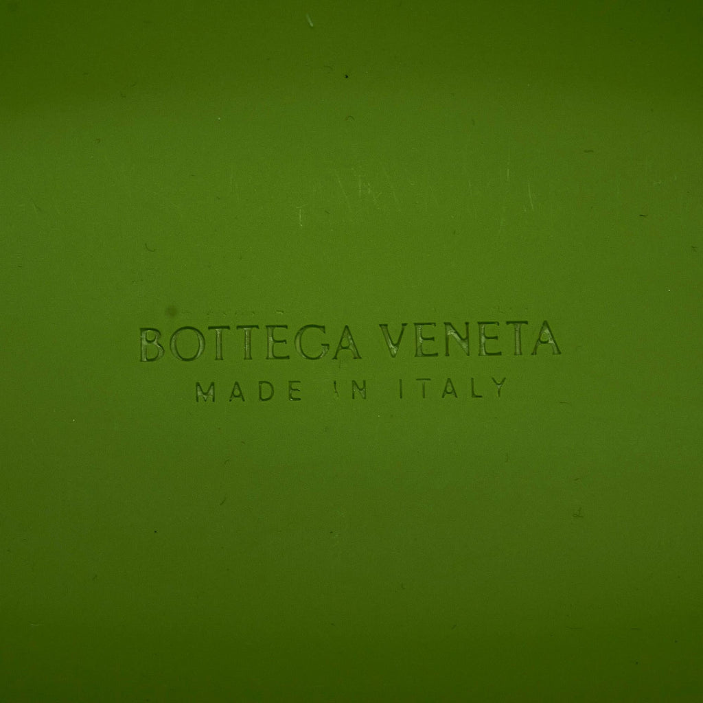 Bottega Veneta Small Rubber Moulded Punch (SHG-Kb7qaf)