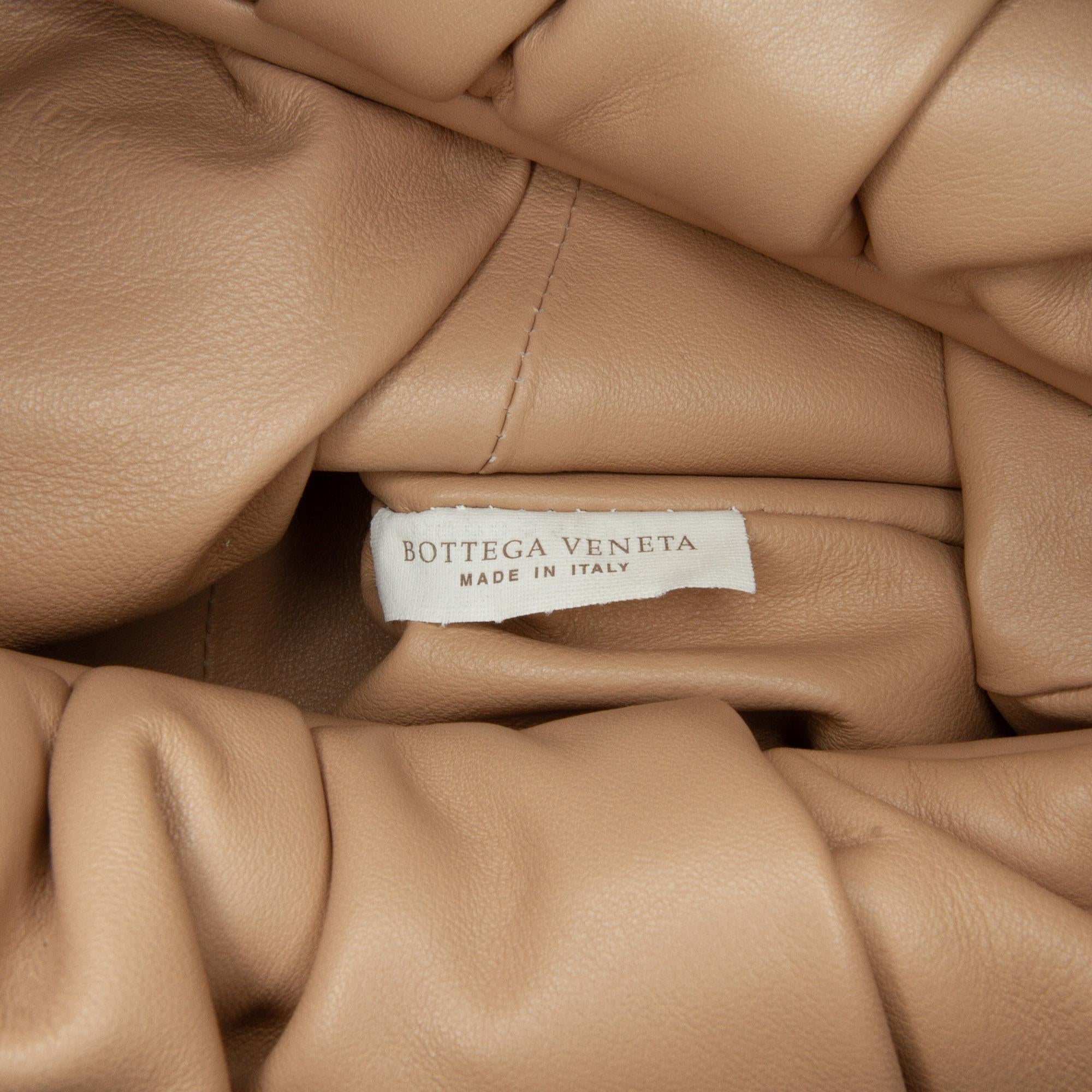 Bottega Veneta Small The Shoulder Pouch (SHG-ODXaJb)
