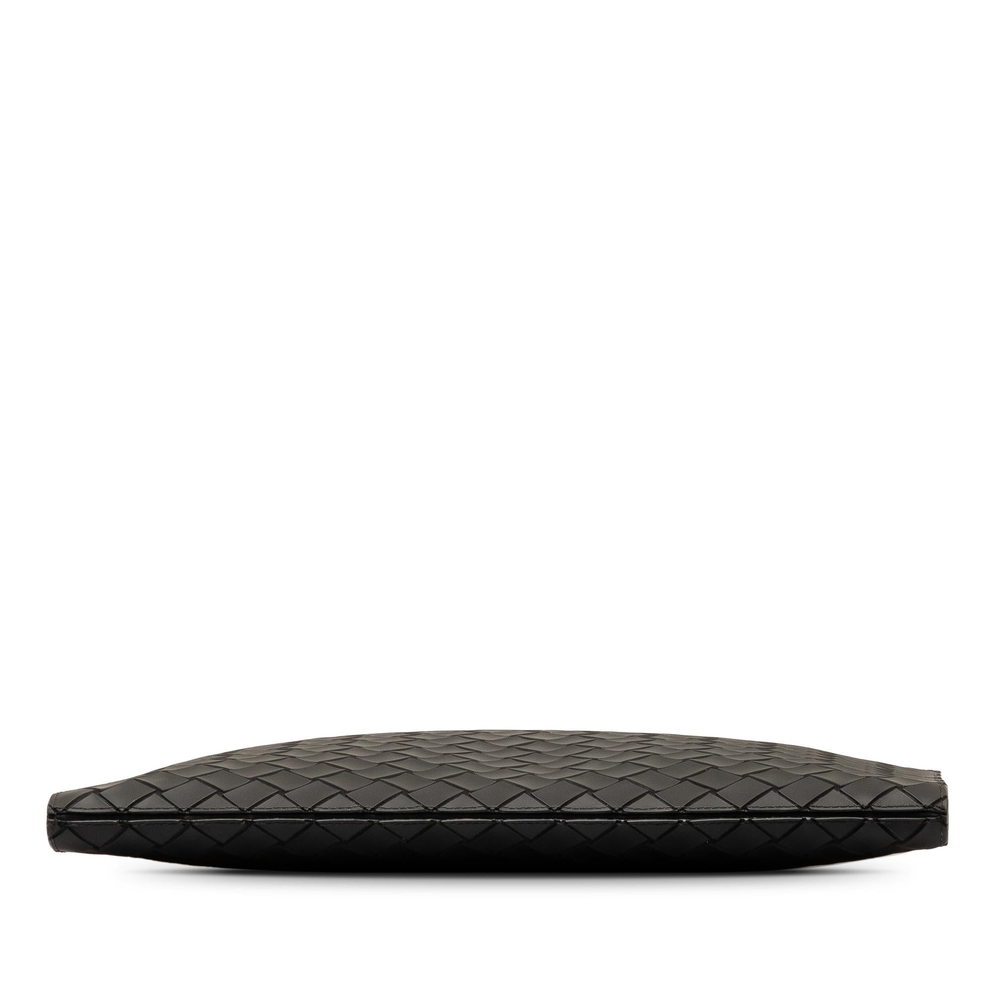 Bottega Veneta Tech Rubber Intrecciato Clutch (SHG-a5YxBy)