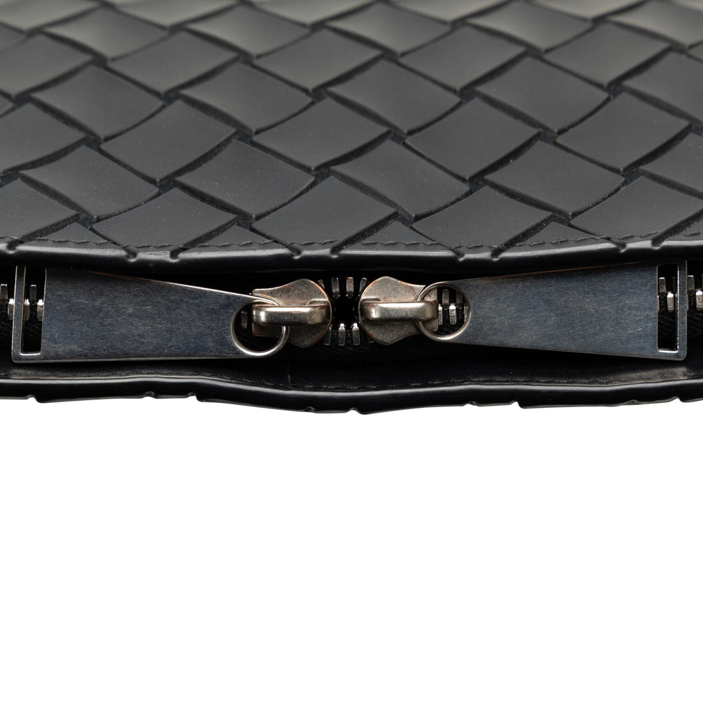 Bottega Veneta Tech Rubber Intrecciato Clutch (SHG-a5YxBy)