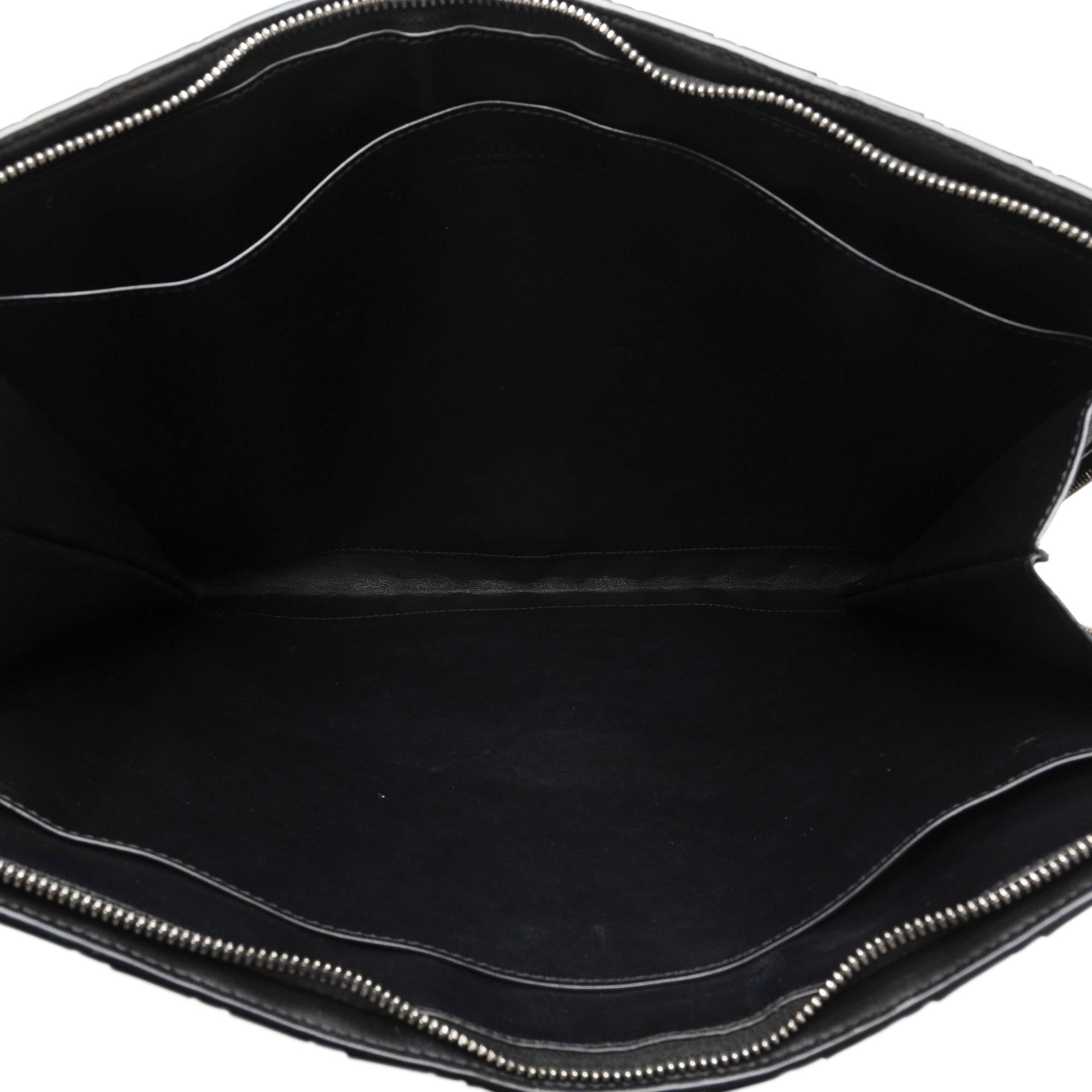 Bottega Veneta Tech Rubber Intrecciato Clutch (SHG-a5YxBy)