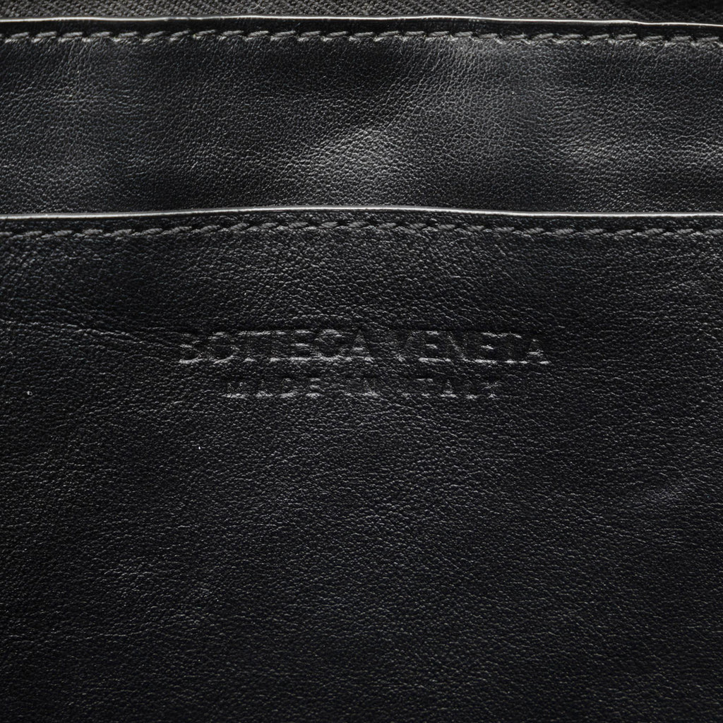 Bottega Veneta Tech Rubber Intrecciato Clutch (SHG-a5YxBy)