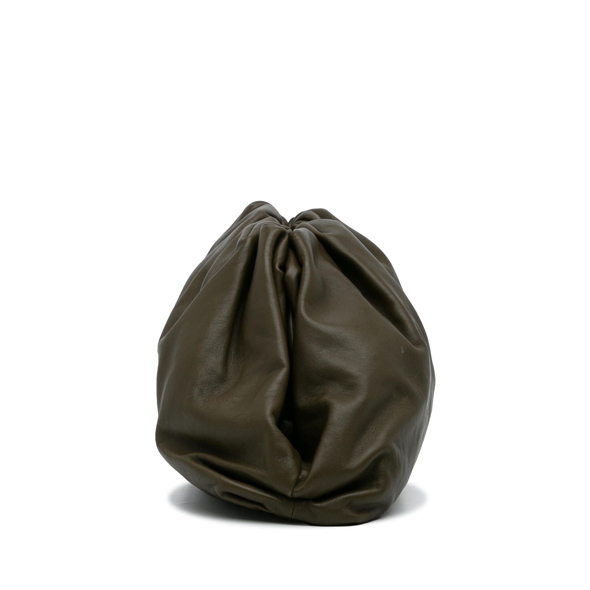 Bottega Veneta Teen Pouch (SHG-mg8Euk)