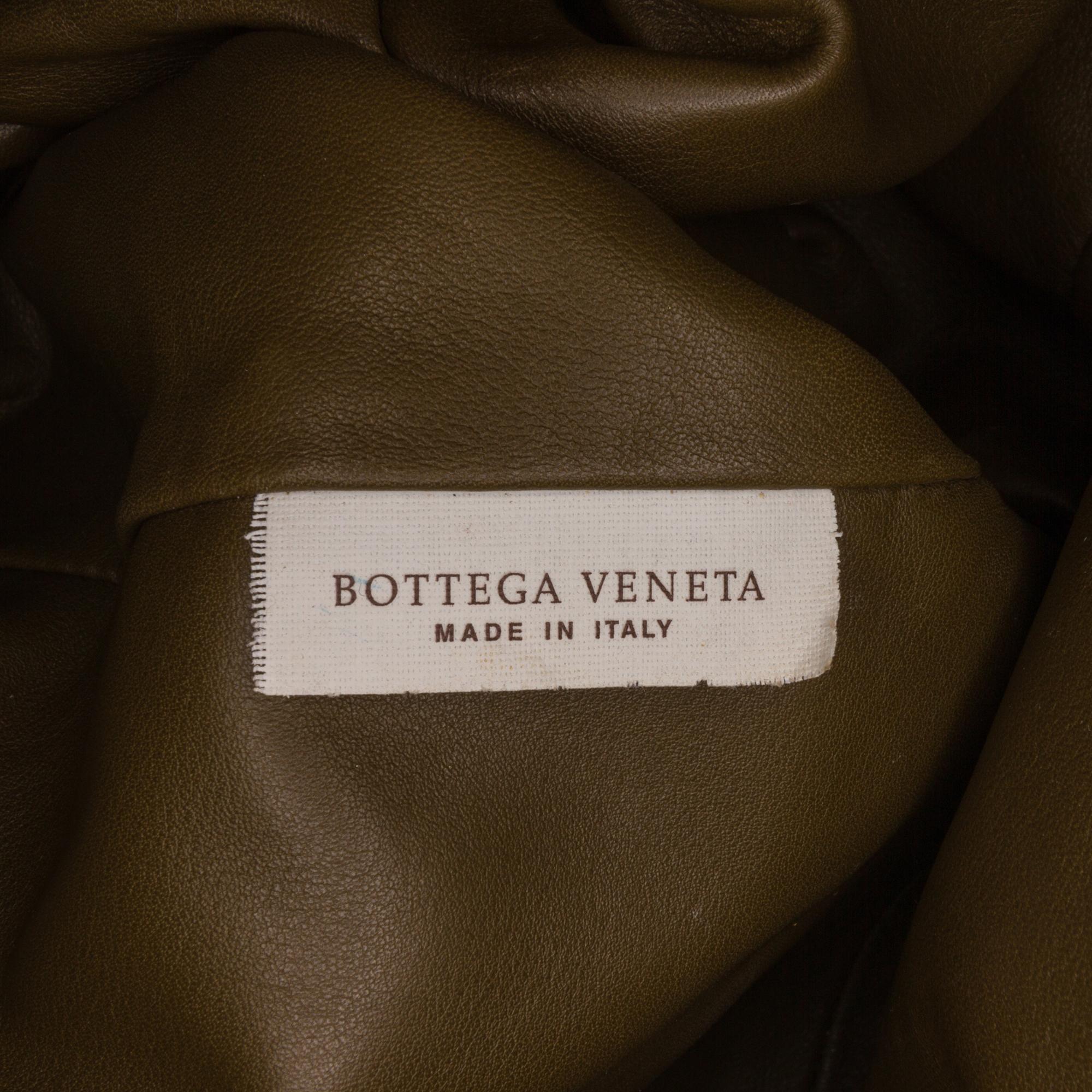 Bottega Veneta Teen Pouch (SHG-mg8Euk)
