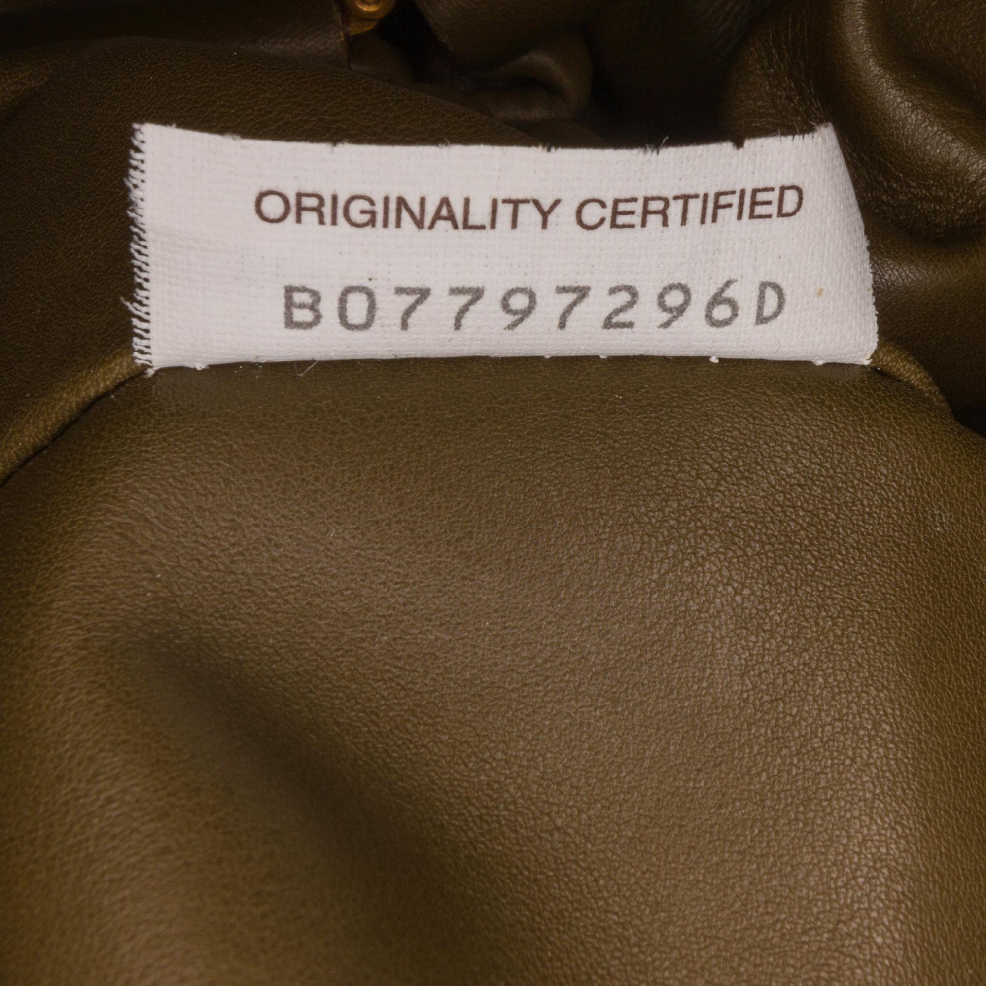 Bottega Veneta Teen Pouch (SHG-mg8Euk)
