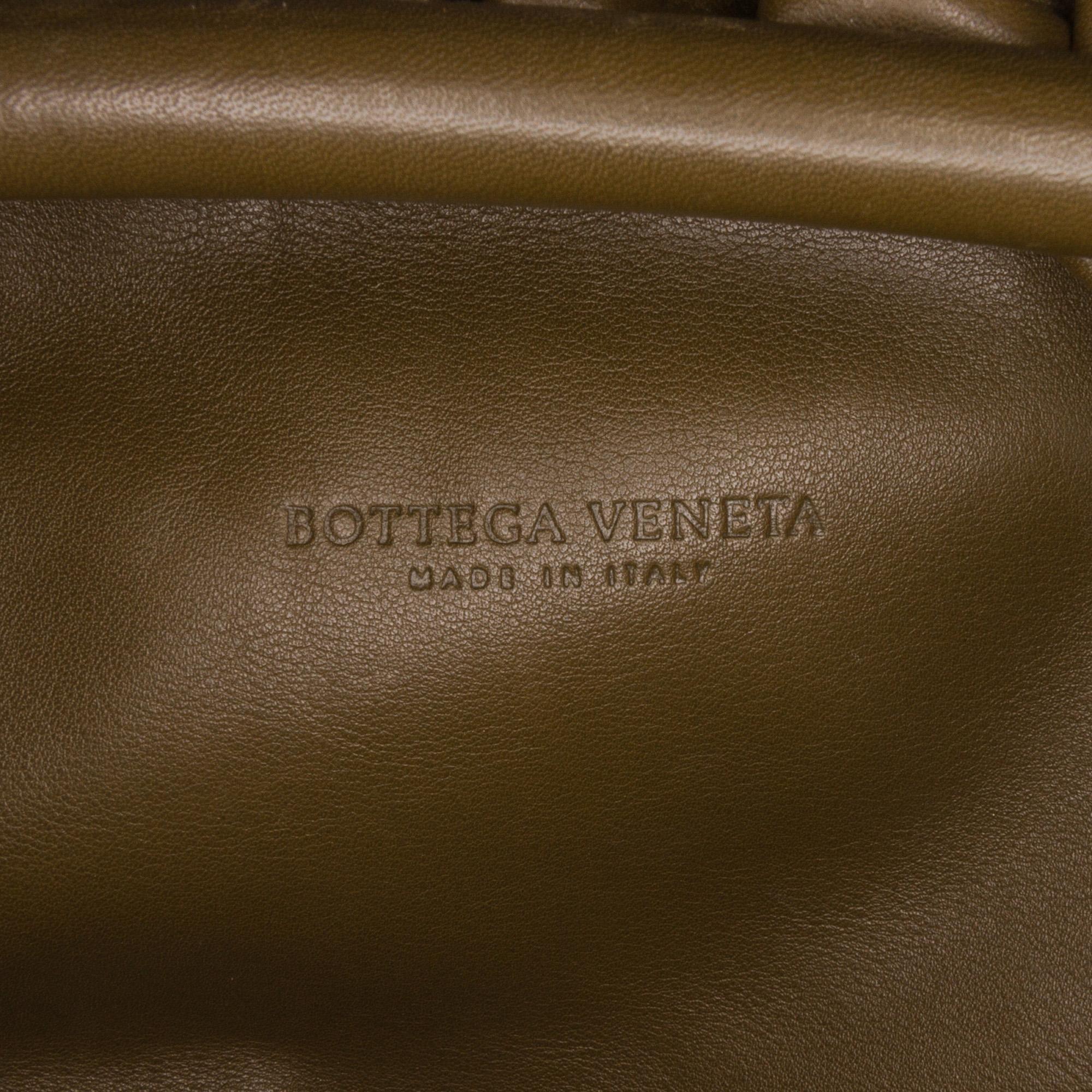 Bottega Veneta Teen Pouch (SHG-mg8Euk)