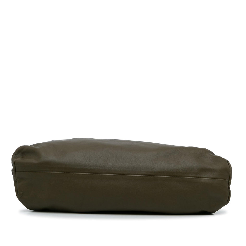 Bottega Veneta Teen Pouch (SHG-mg8Euk)