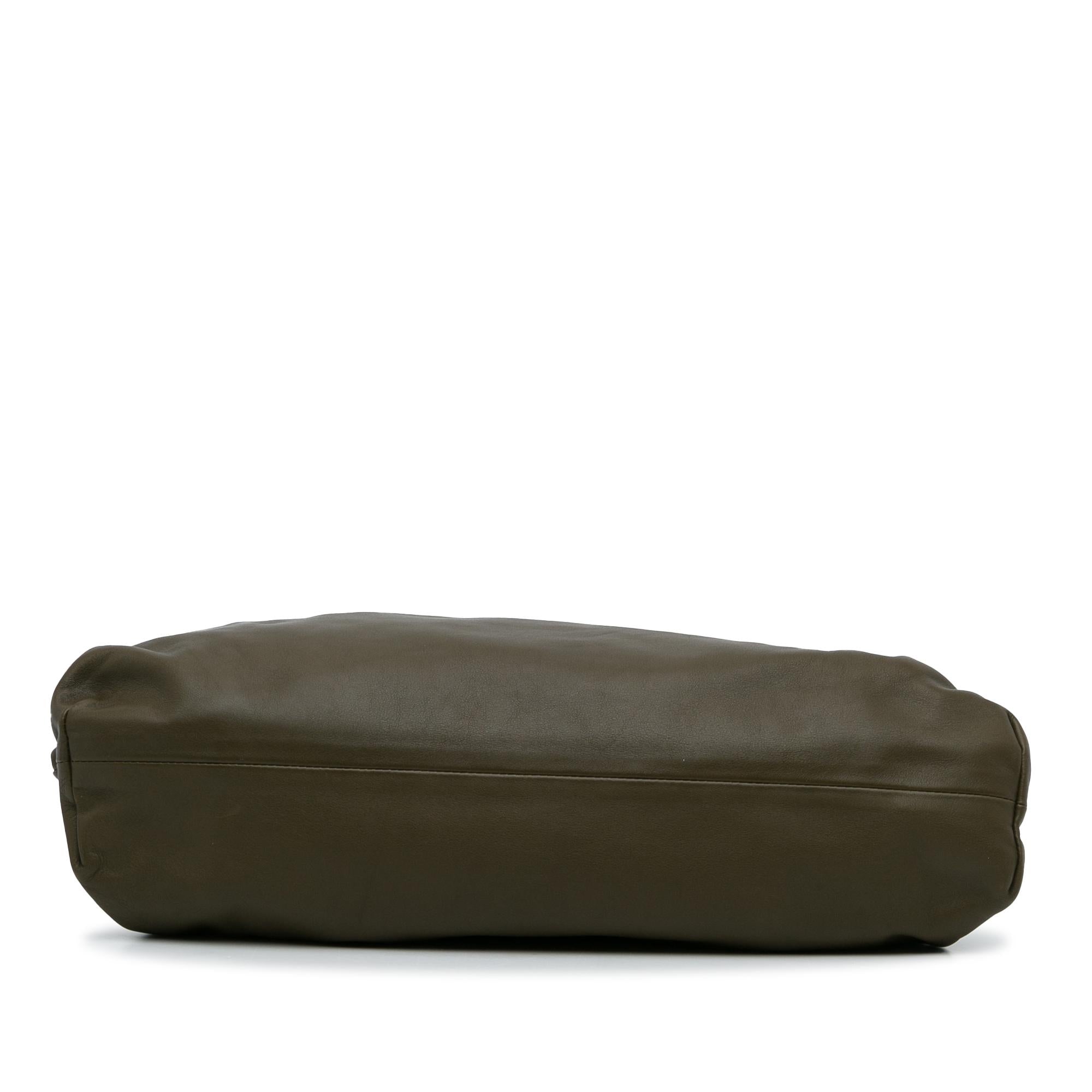 Bottega Veneta Teen Pouch (SHG-mg8Euk)