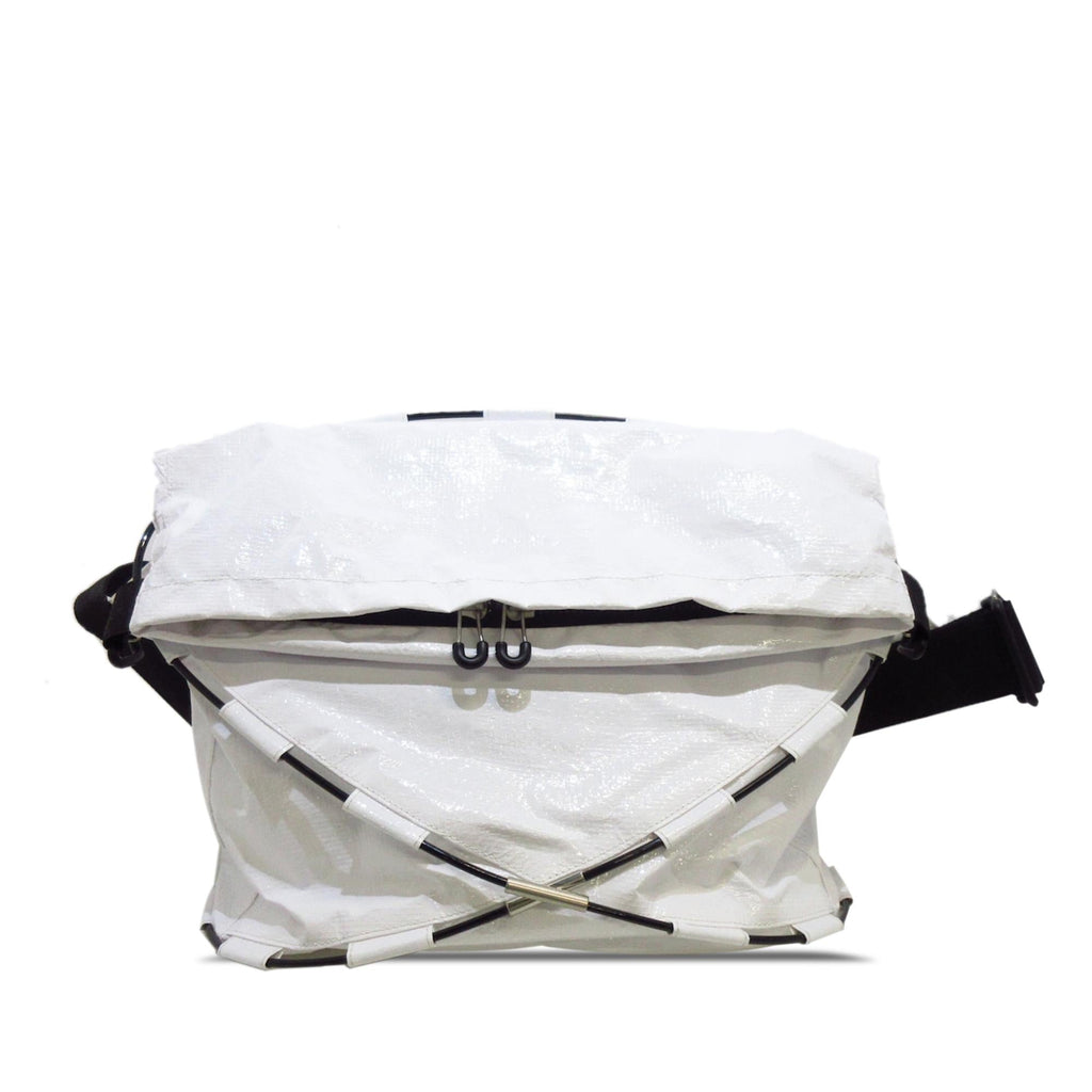 Bottega Veneta Tent Bum Bag (SHG-heV7pU)