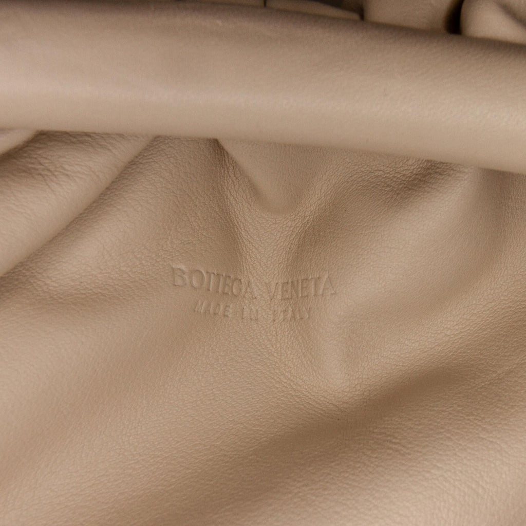 Bottega Veneta The Mini Pouch (SHG-hrtdsy)