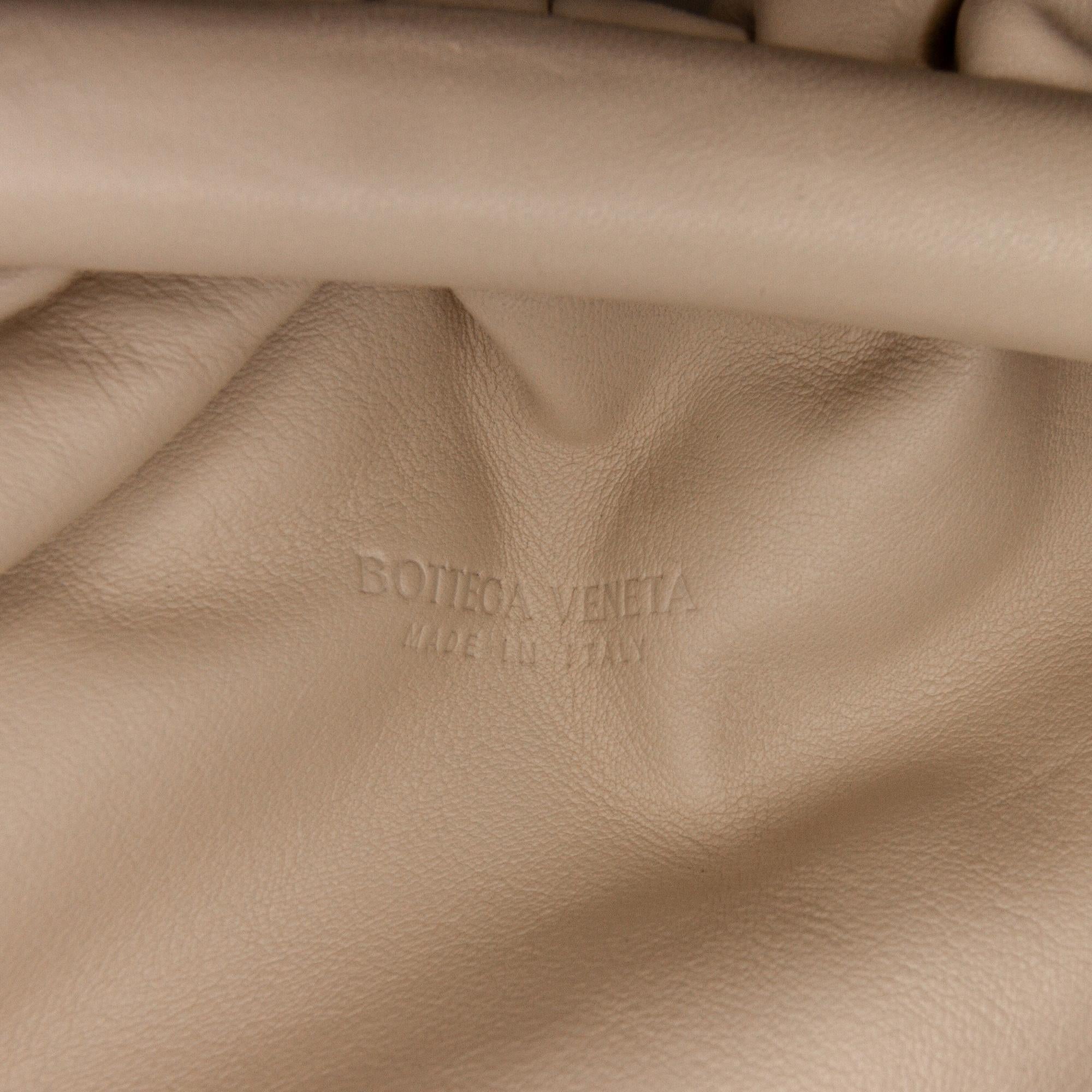 Bottega Veneta The Mini Pouch (SHG-hrtdsy)