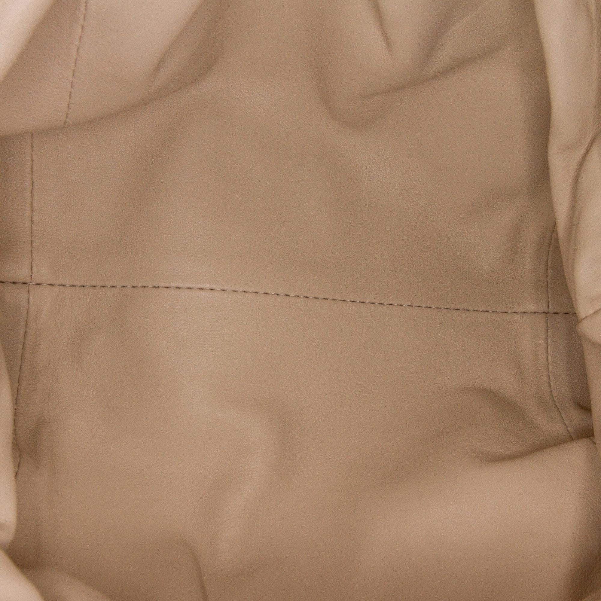 Bottega Veneta The Mini Pouch (SHG-hrtdsy)